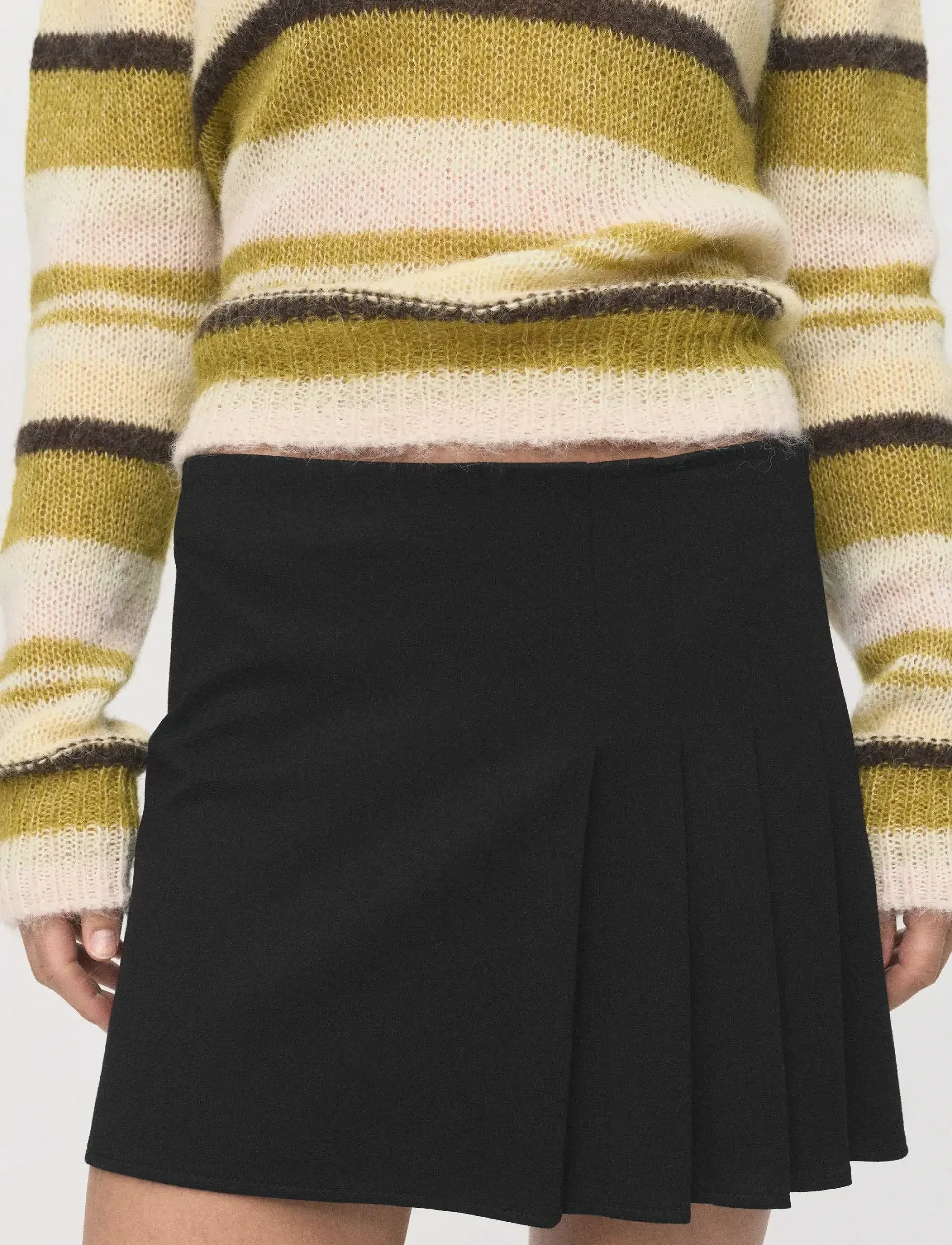 Mango Pleated Mini-Skirt, Kvinder, Plisseret Mini Nederdel, Sort, Str: M