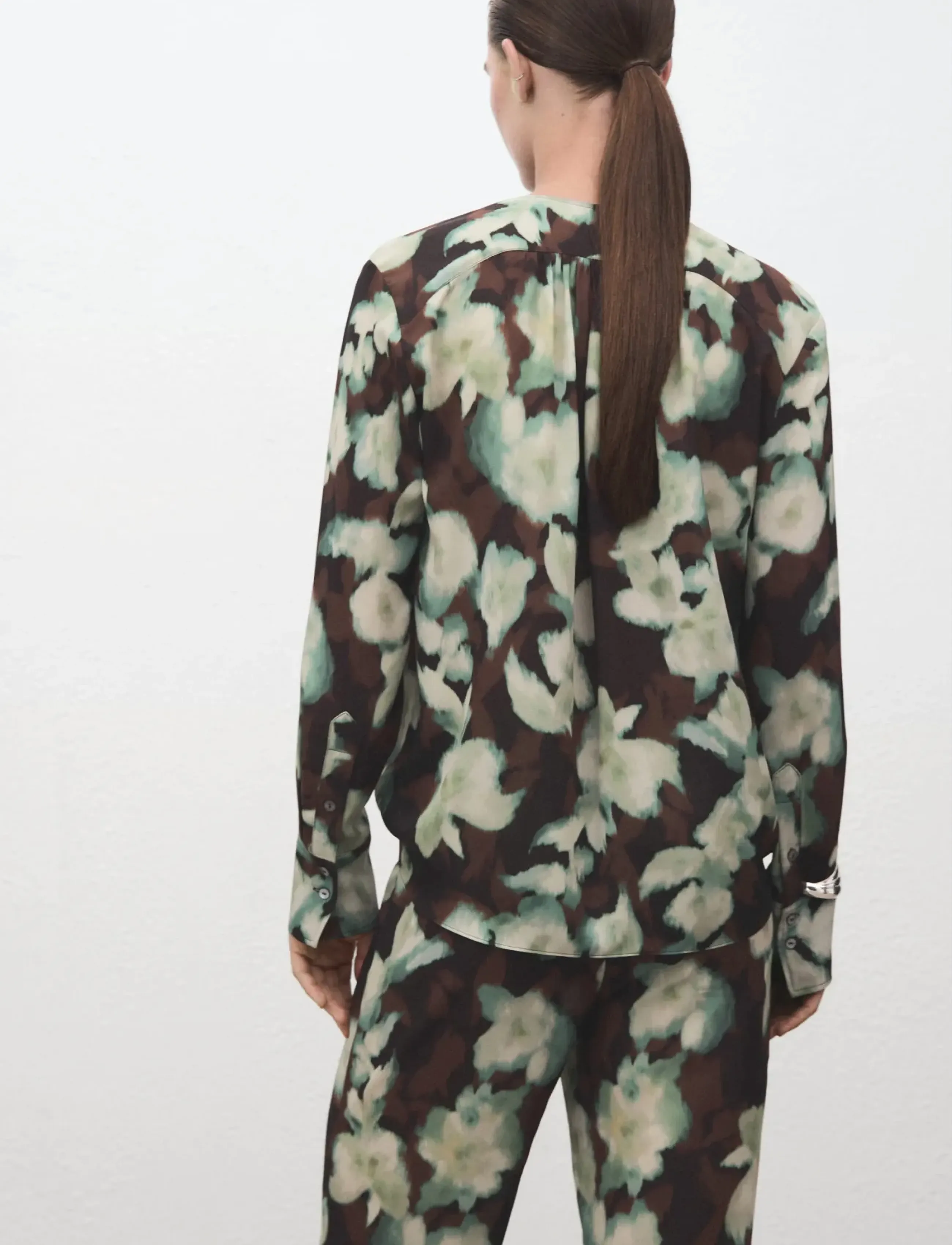 Mango - V-neck blouse with tie - långärmade blusar - green - 3