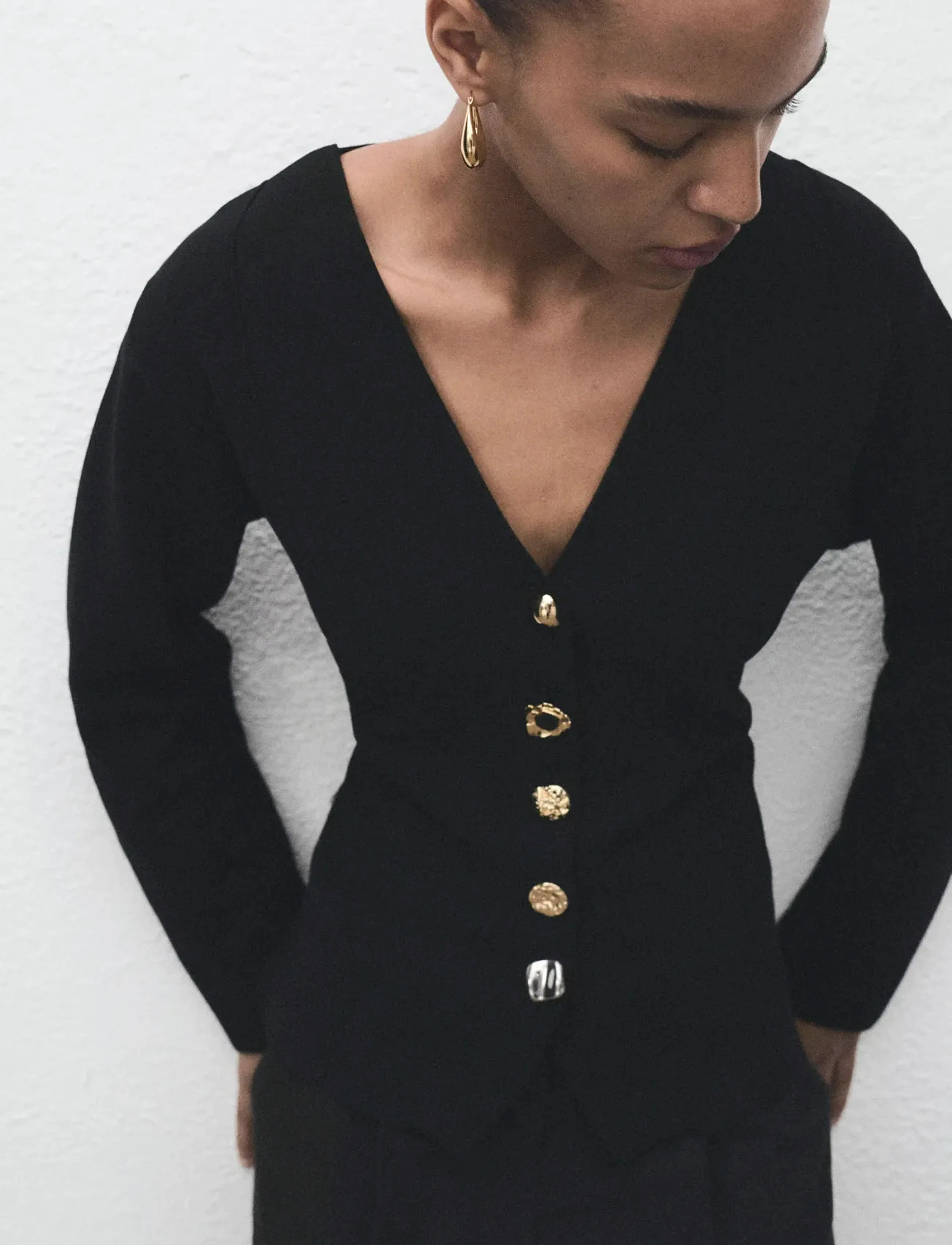Mango Knitted jacket with jewel buttons - Stickat - BLACK / black