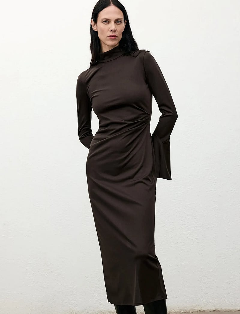 Mango - Fitted dress with bell sleeves - maxi kjoler - brown - 0