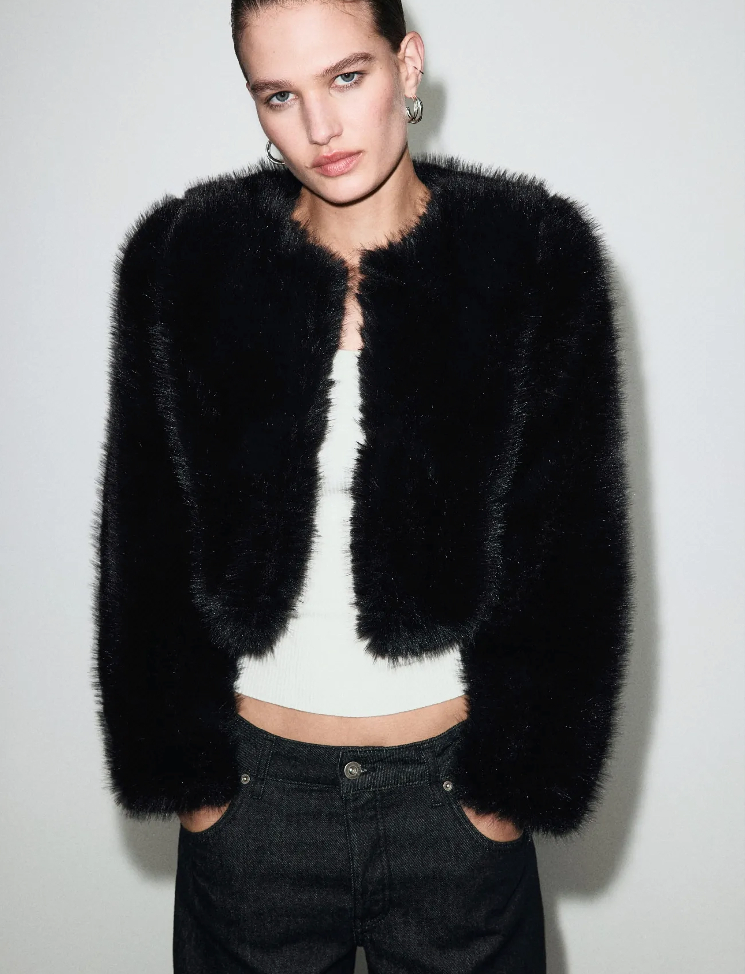 Mango Faux-Fur Cropped Jacket, L, Oberbekleidung, Schwarz - Faux Fur, Frauen