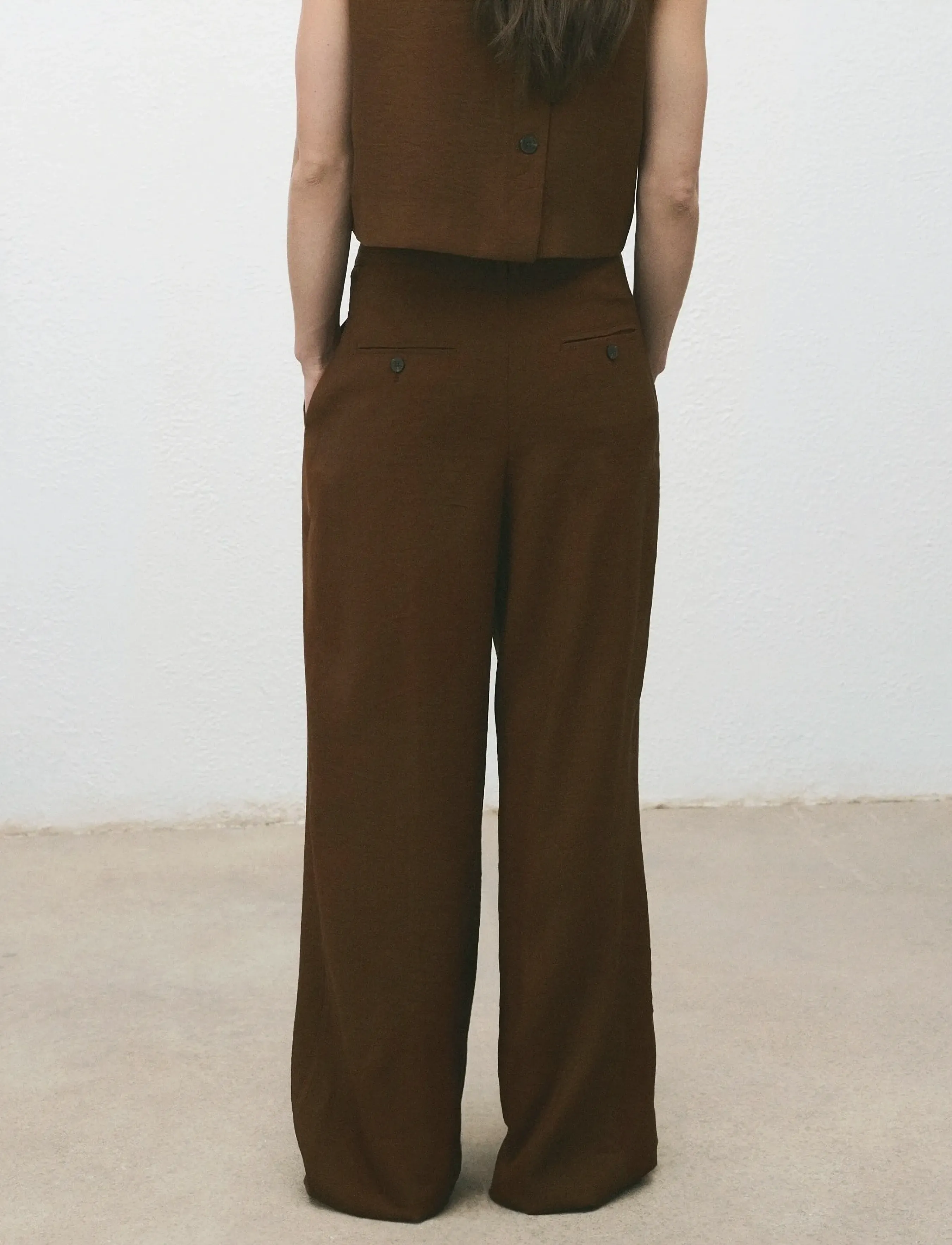 Mango - Straight-fit pleated trousers - bukser med brede ben - brown - 2