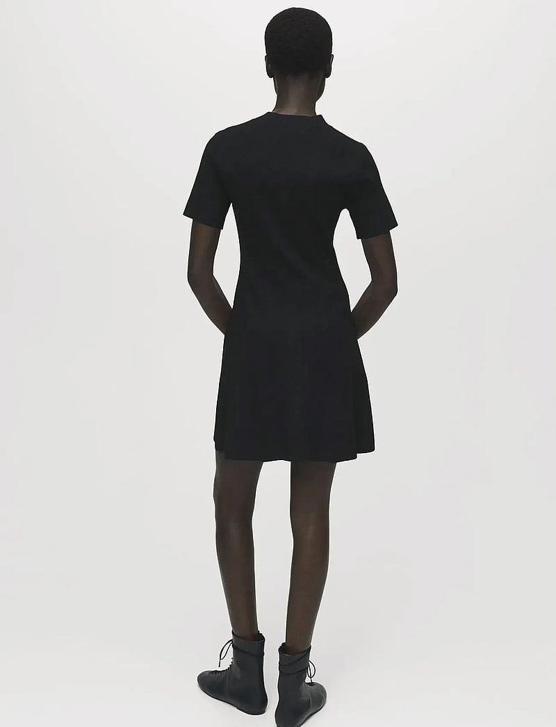 Mango - Fine-knit flared dress - knitted dresses - black - 2