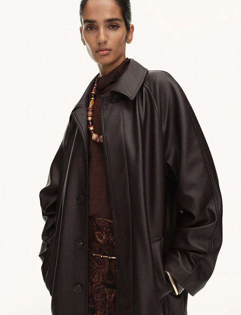 Mango - Long faux-leather trench coat - trench coats - dark brown - 0