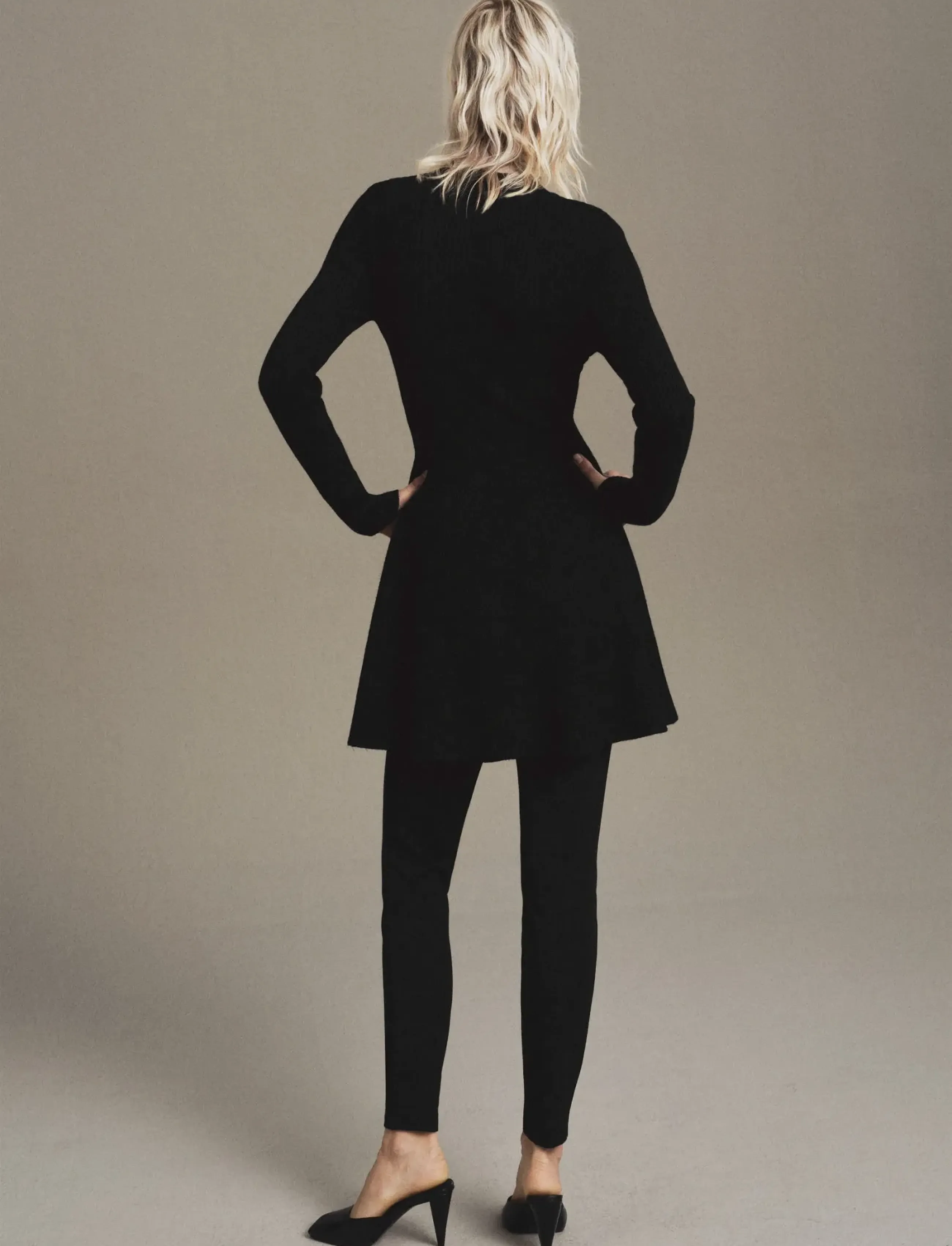 Mango - Ribbed knitted A-line dress - stickade klänningar - black - 2