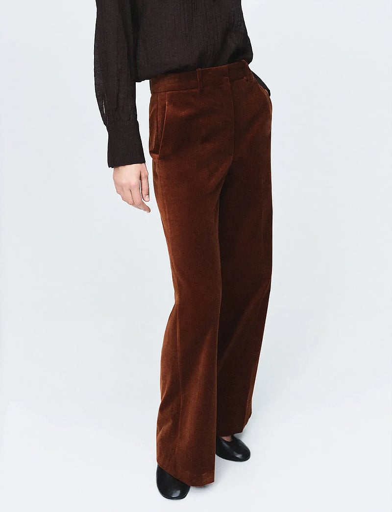 Mango - Velvet suit trousers - habitbukser - medium orange - 0
