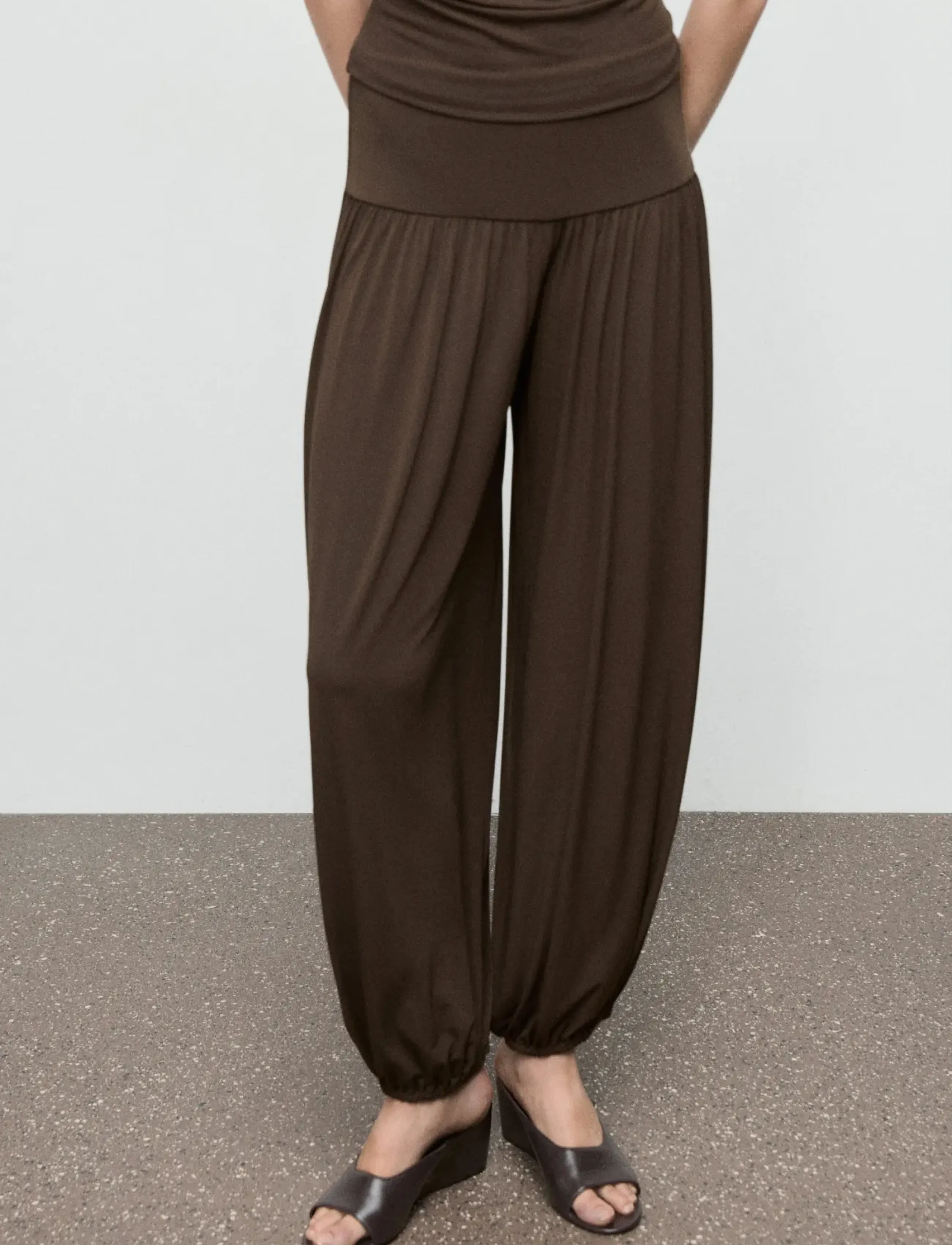 Mango Balloon trousers with elastic waist - Angebote - BROWN / brown