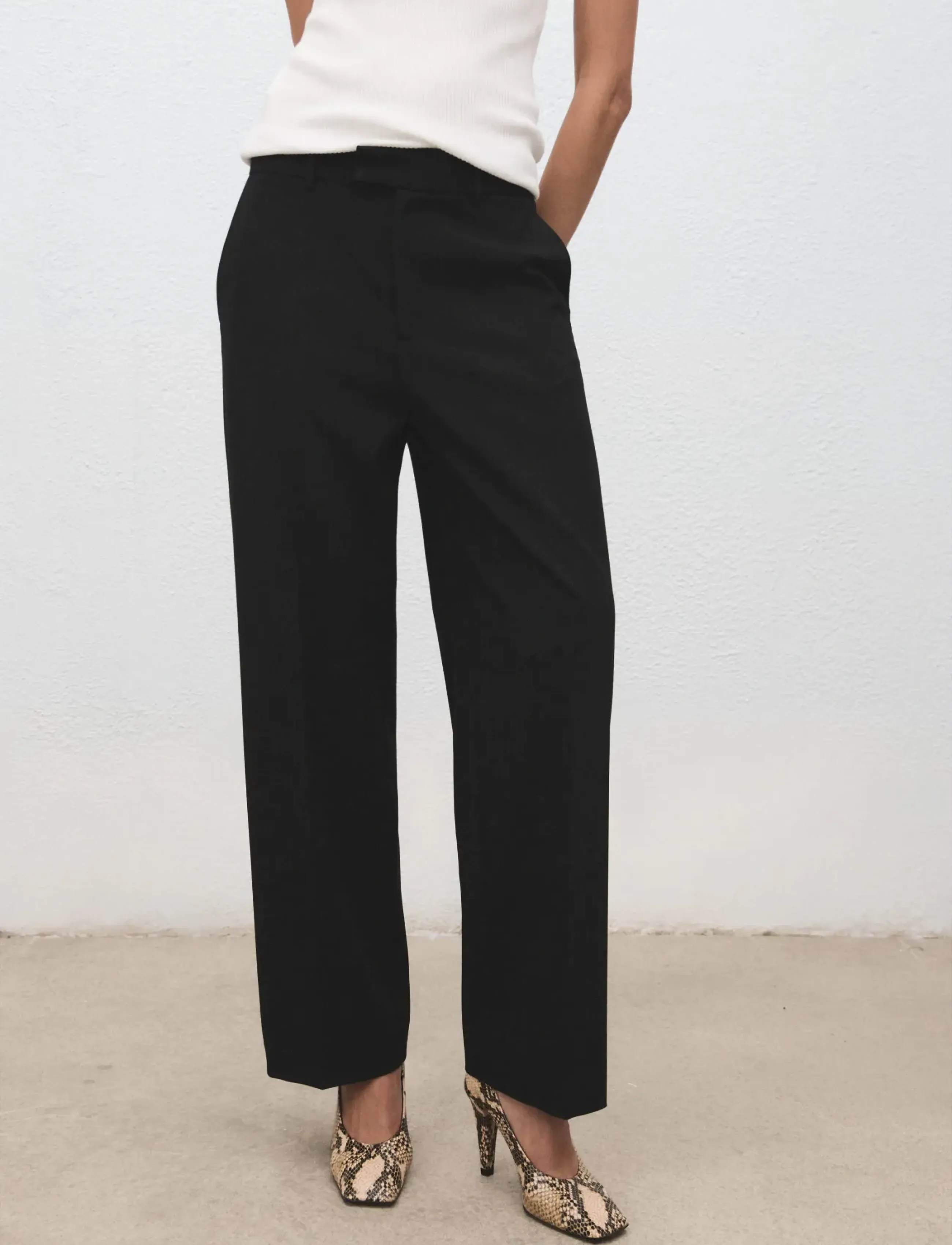 Mango Mid-rise cropped straight-leg trousers - Kostymbyxor - BLACK / black
