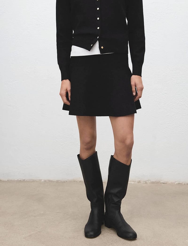 Mango - Flared knitted skirt - korta kjolar - black - 0