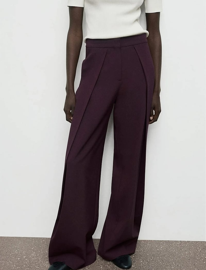 Mango - Pleated wide leg trousers - hosen mit weitem bein - dark red - 0