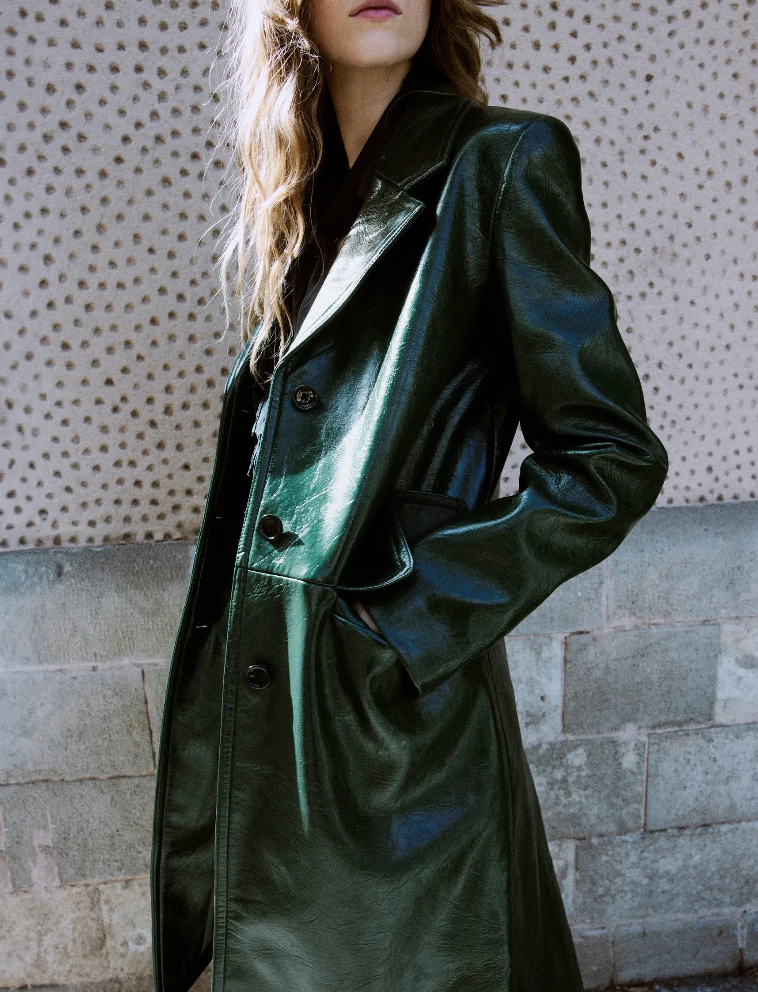 Mango Long faux-leather coat - Trenchcoats - GREEN / green