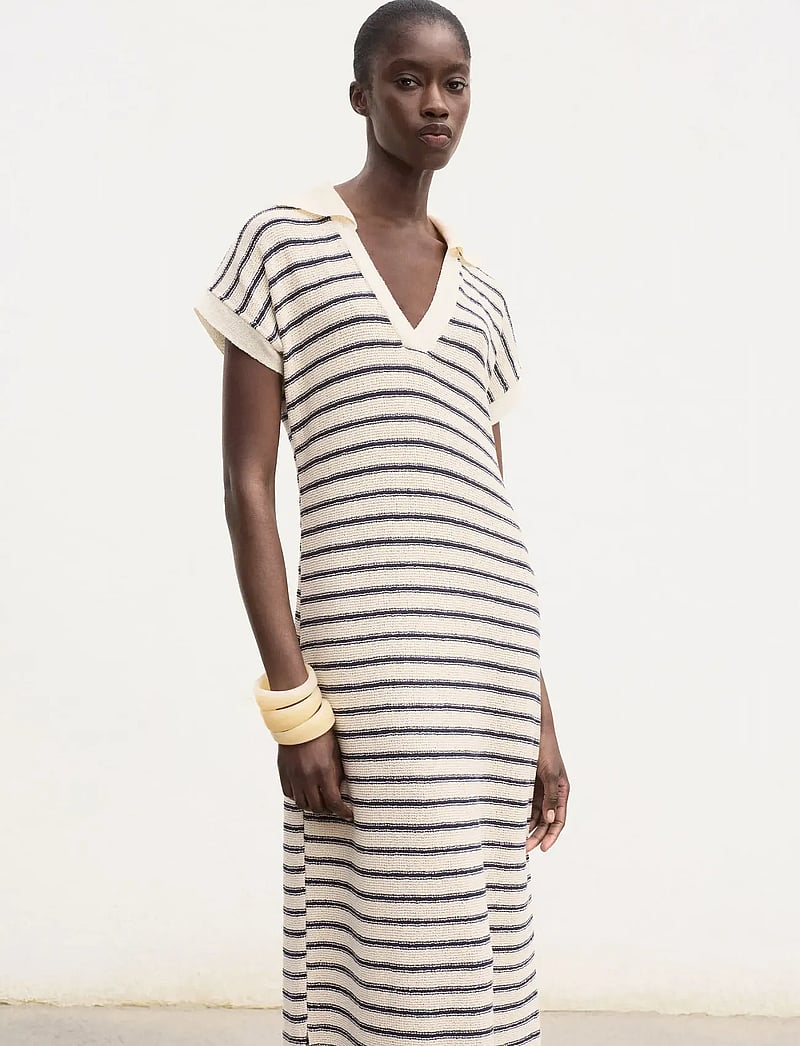 Mango - Long striped knitted dress - midiklänningar - navy - 0