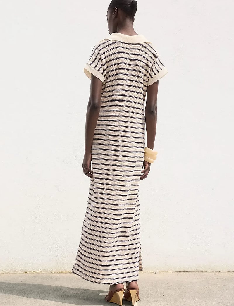 Mango - Long striped knitted dress - midiklänningar - navy - 4