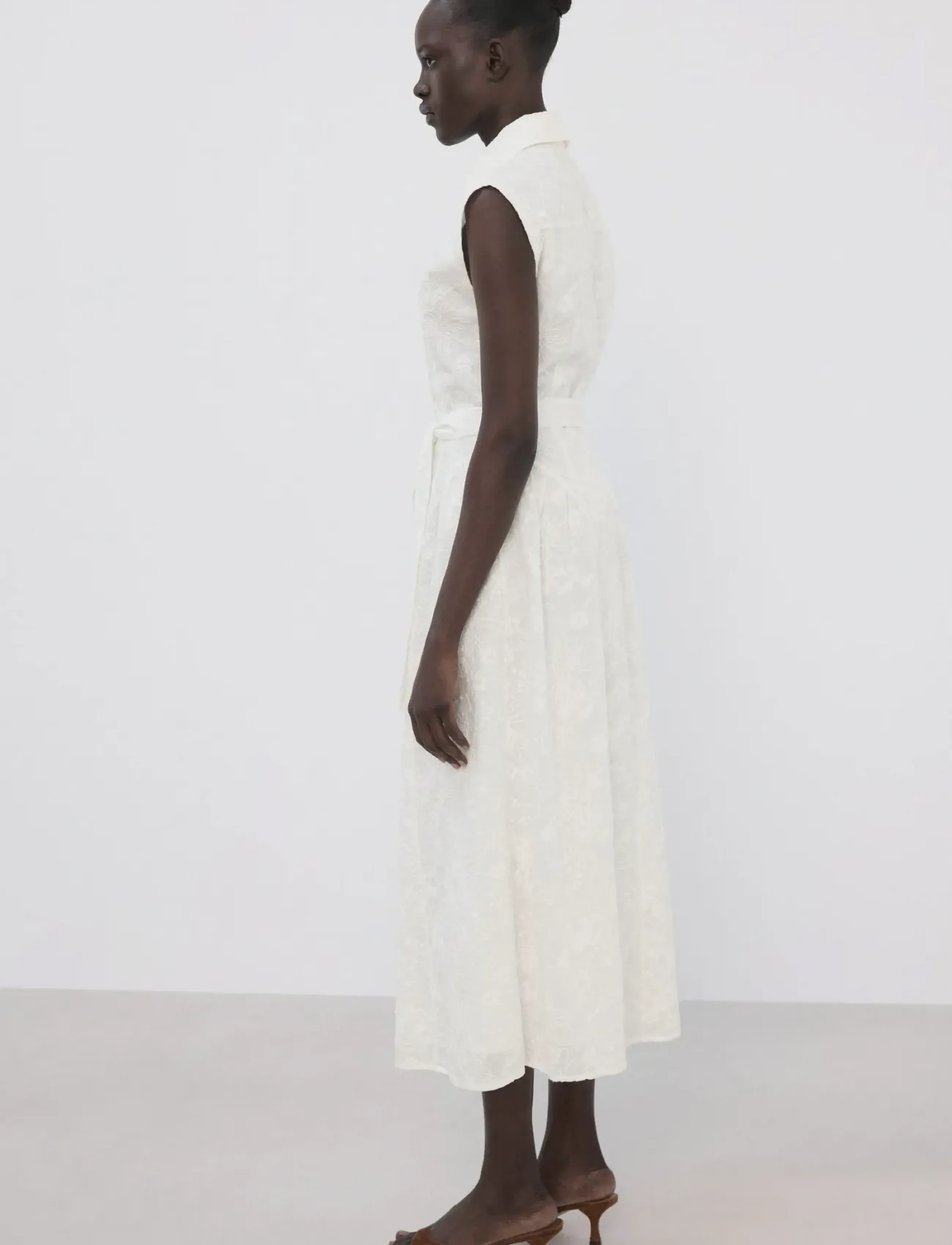 Mango - Embroidered belt dress - skjortekjoler - light beige - 2