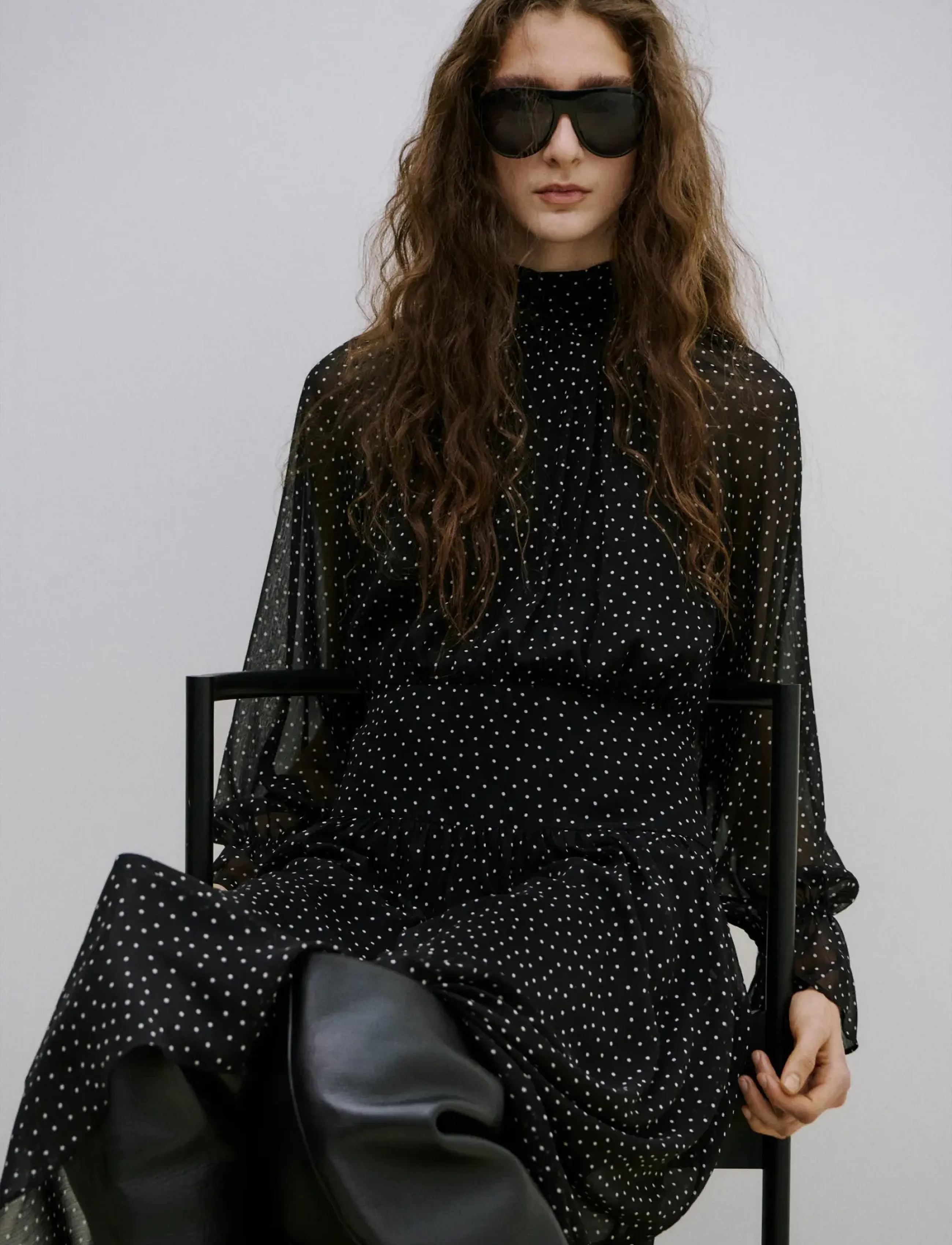 Mango Polka dot dress with puffed sleeves - Kampagne - BLACK / black