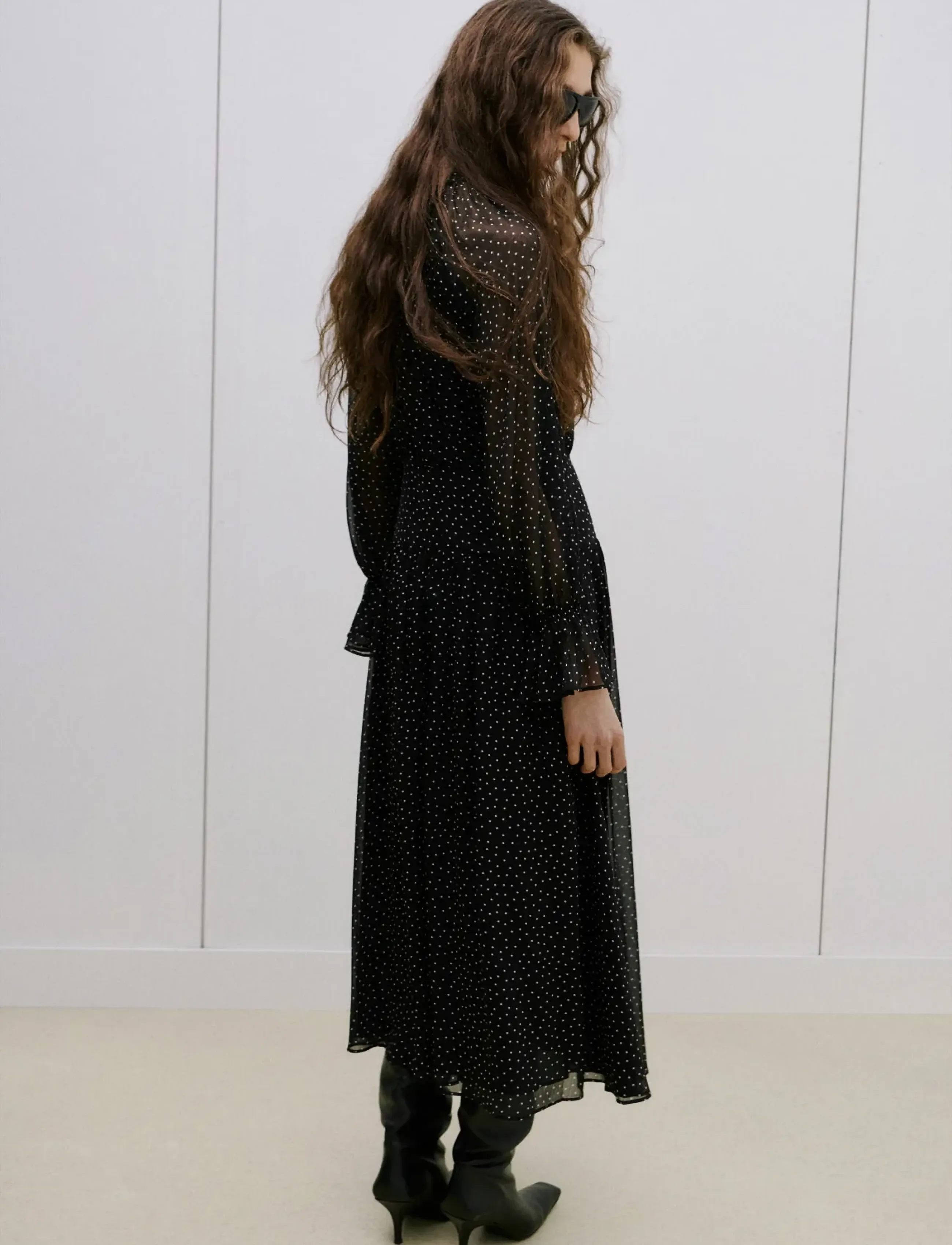 Mango - Polka dot dress with puffed sleeves - maxiklänningar - black - 2