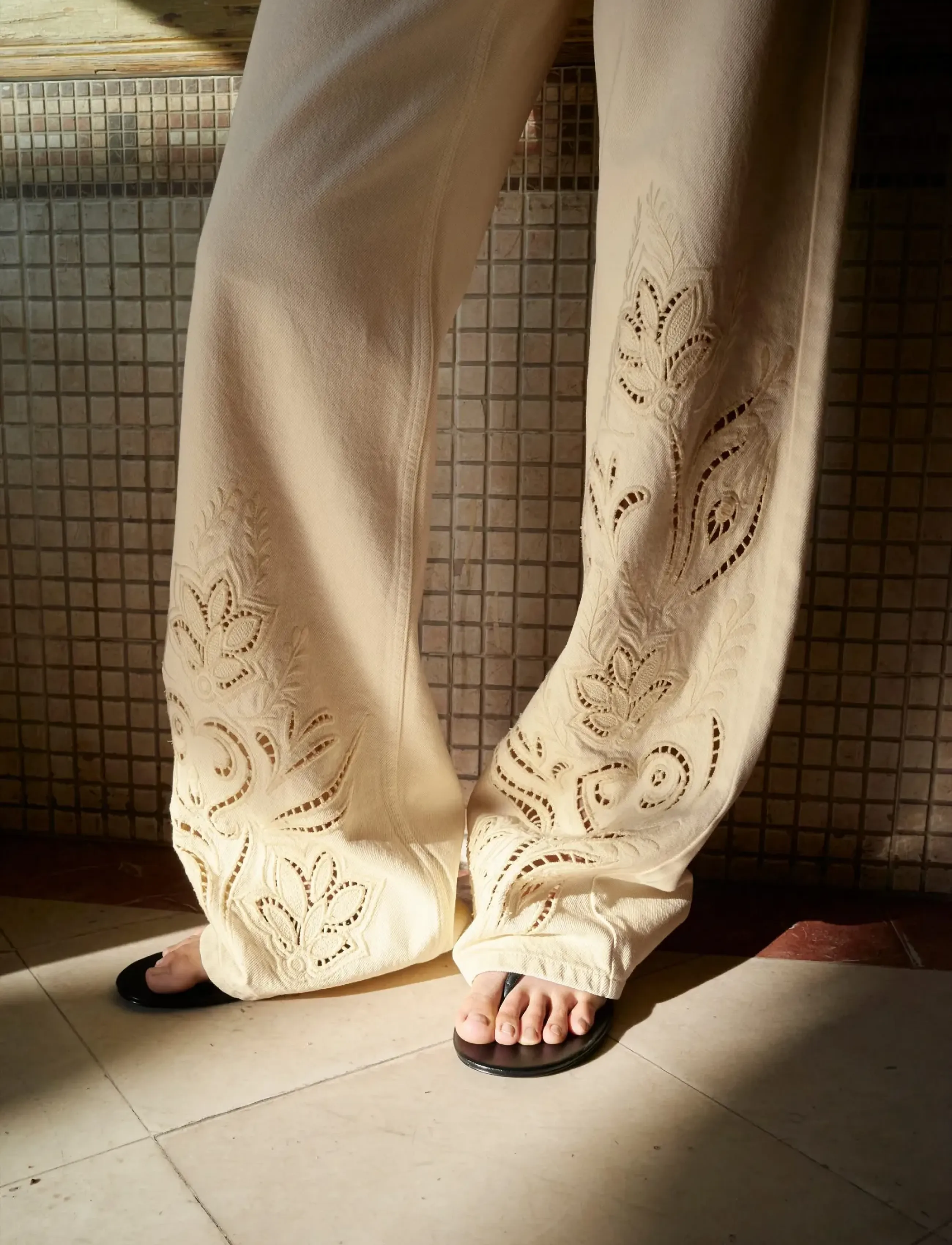 Mango Embroidered cut-out straight jeans - Straight jeans - YELLOW / yellow