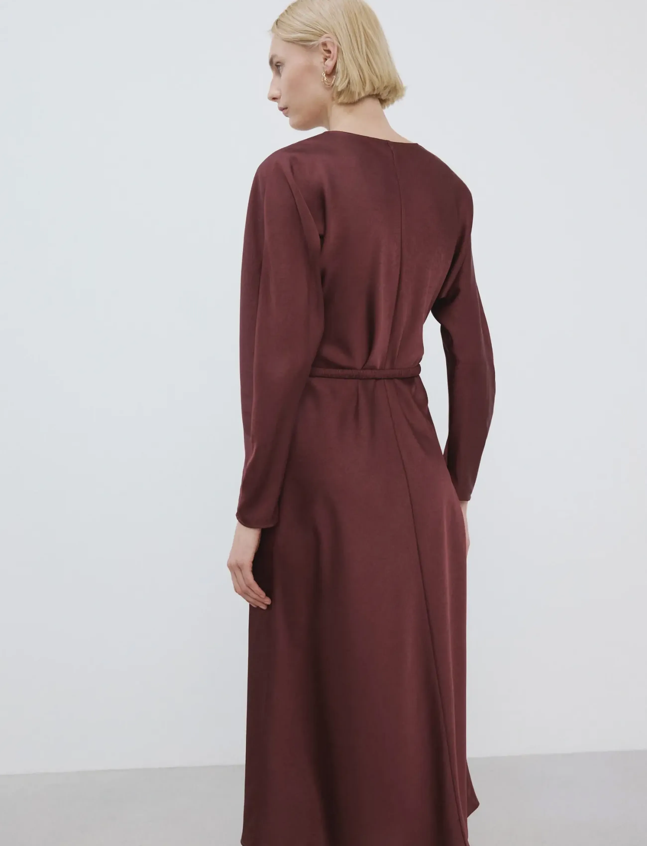 Mango - Belted V-neck dress - cocktail-kjoler - dark red - 2
