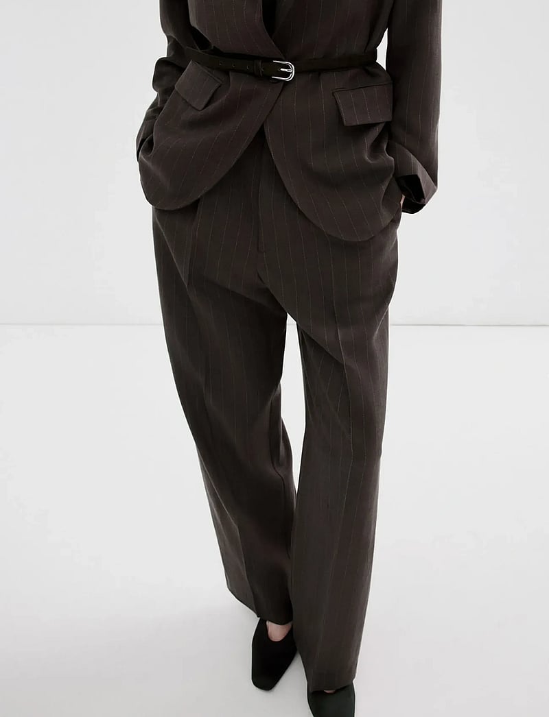 Mango - Lyocell suit trousers - tailored trousers - dark brown - 0