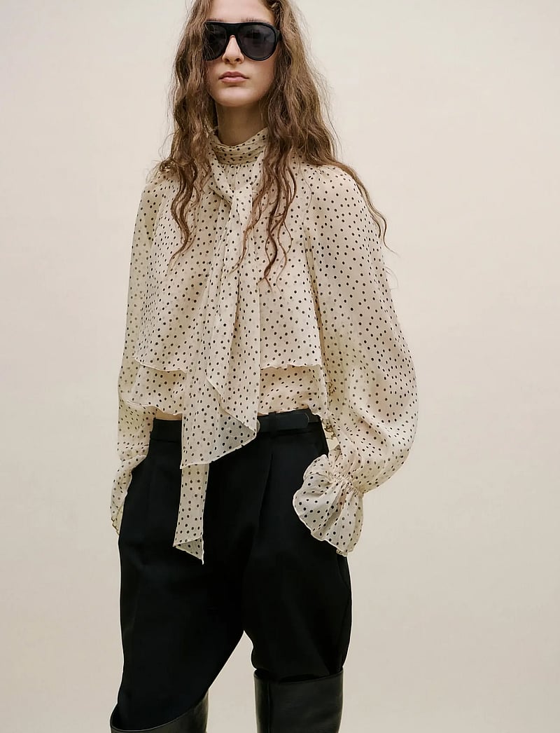 Mango - Bow polka-dot blouse - langärmlige blusen - light beige - 0