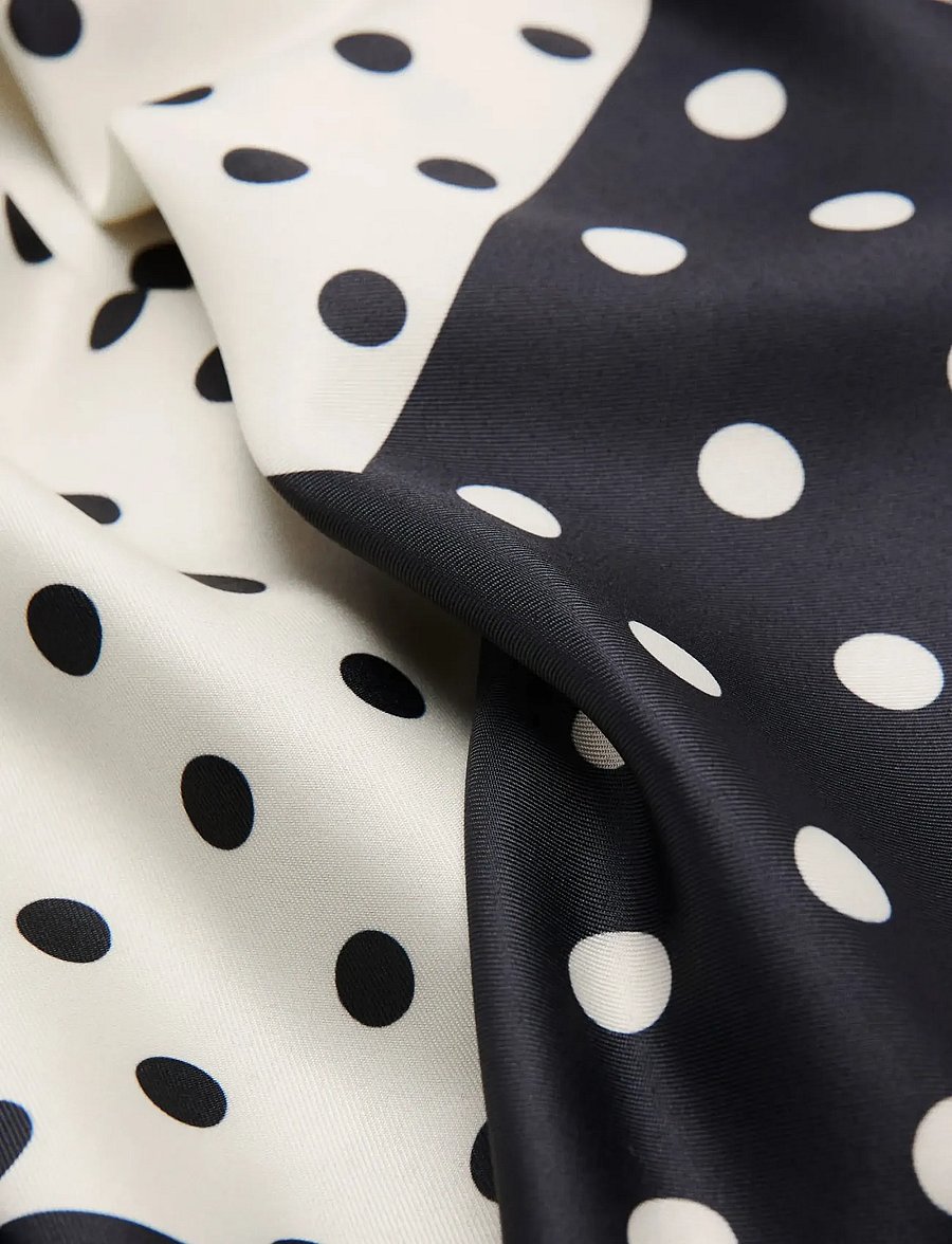 Mango - Satin check-print scarf - tynde tørklæder - light beige - 1