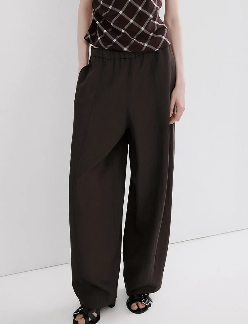 Mango - Mid-rise lyocell trousers - bukser med brede ben - medium purple - 0