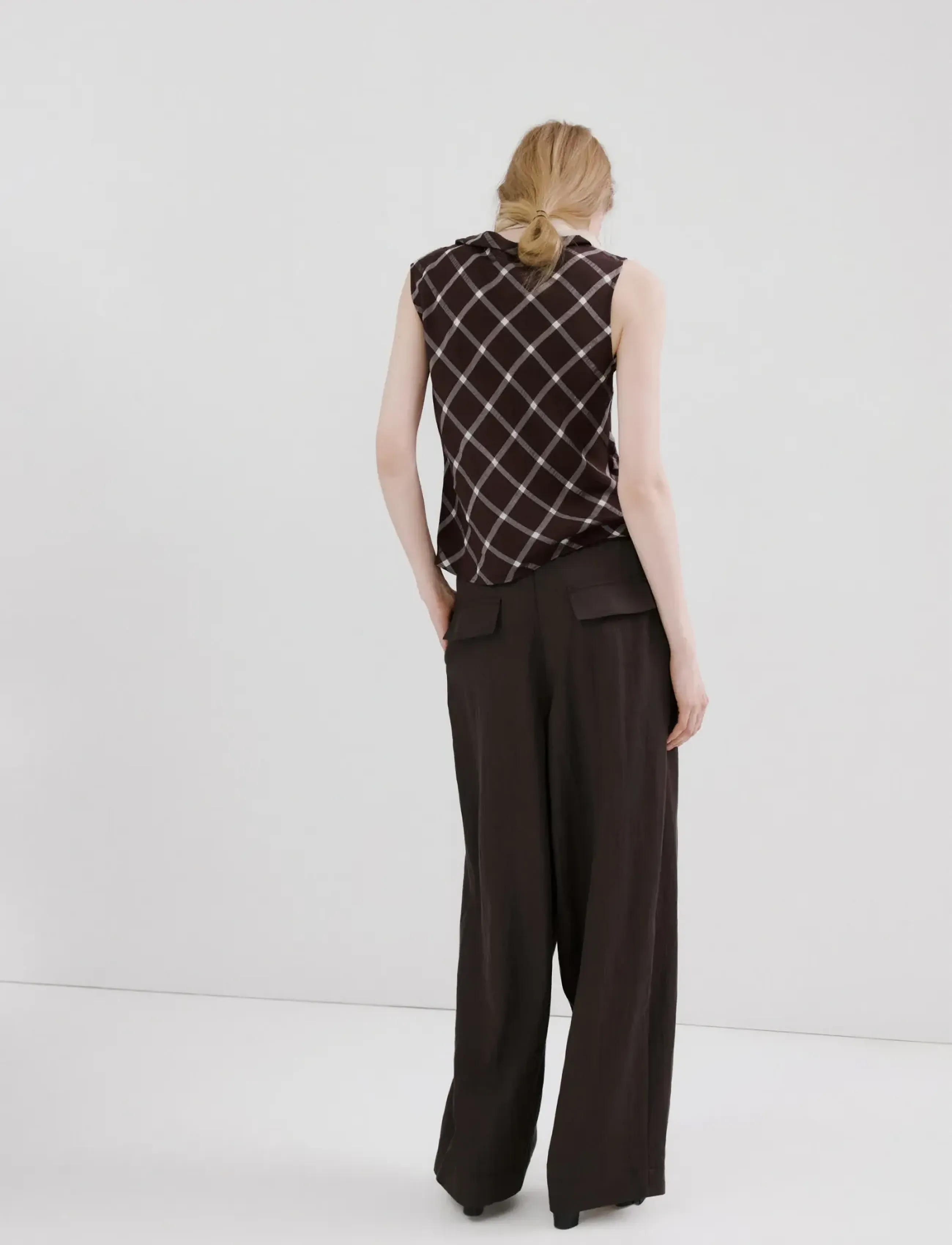 Mid-Rise Lyocell Trousers 2