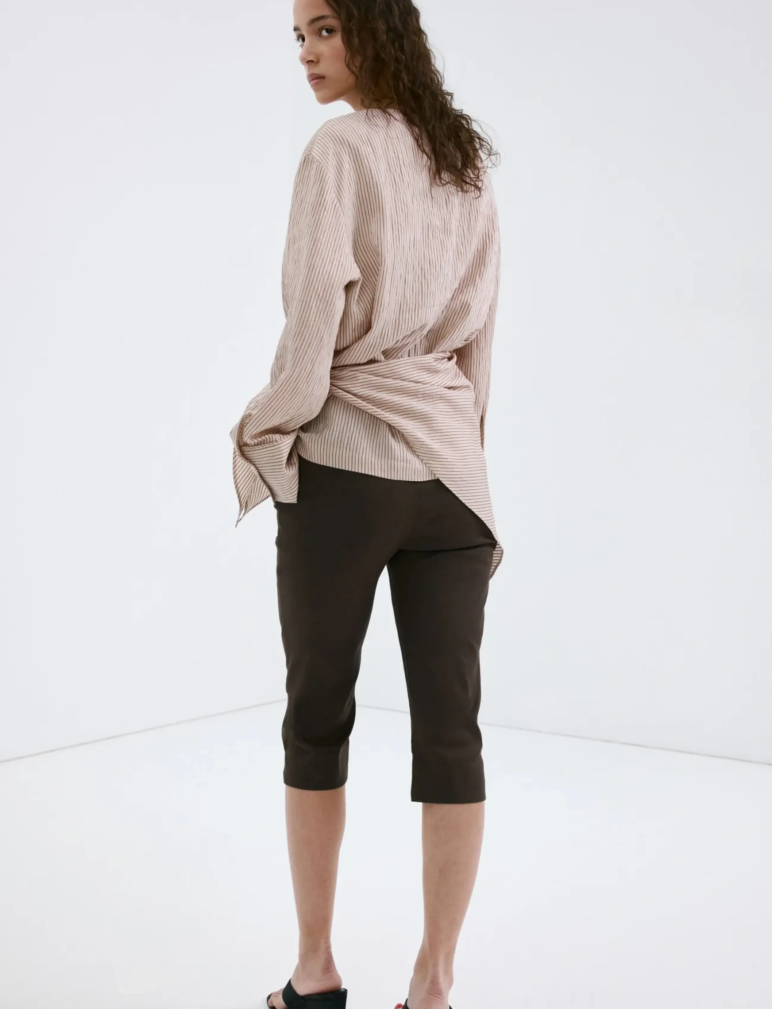 Mango - Linen capri trousers - capri byxor - dark brown - 2