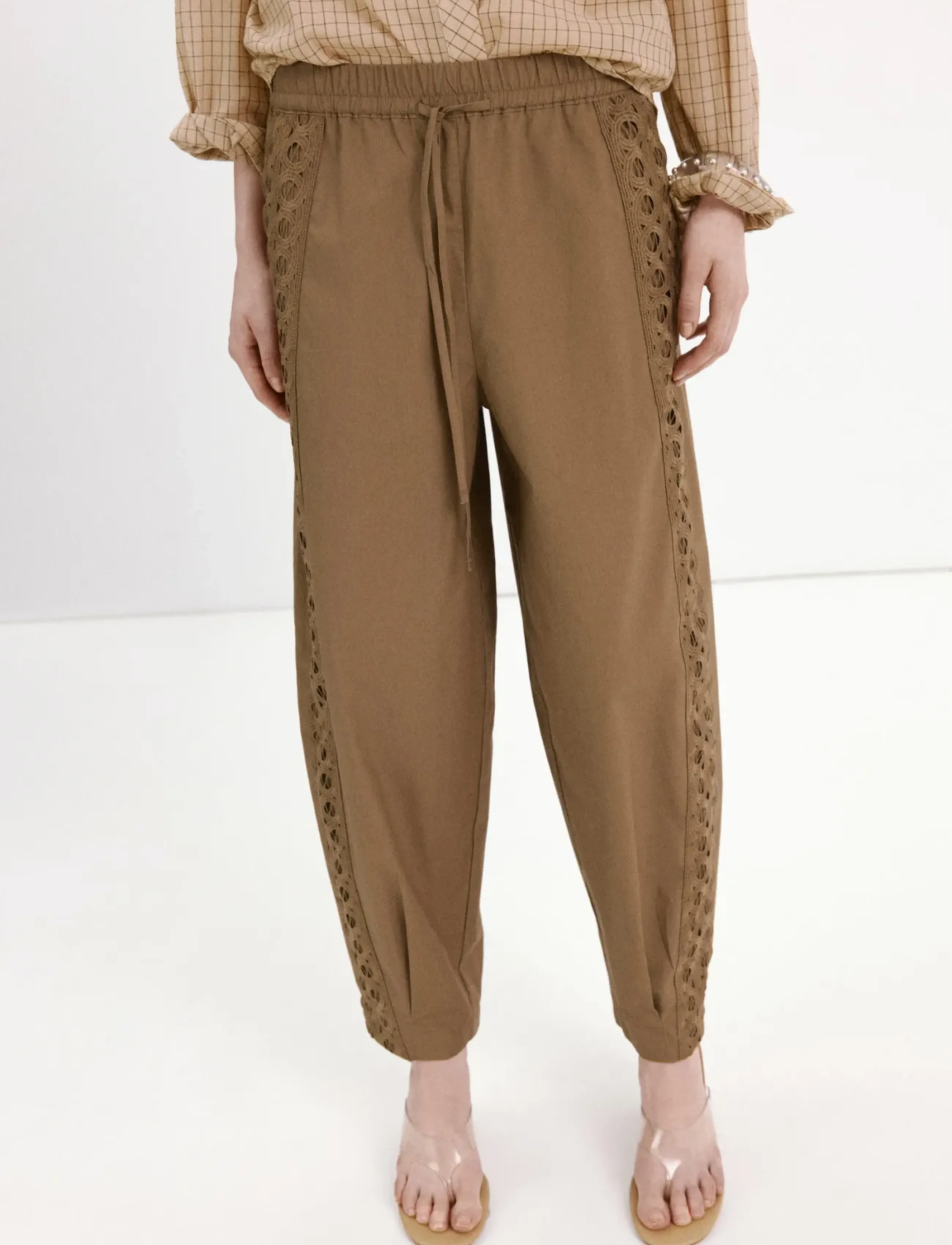 Mango 100% cotton trousers with embroidered stripe - Hosen - BEIGE - KHAKI / beige