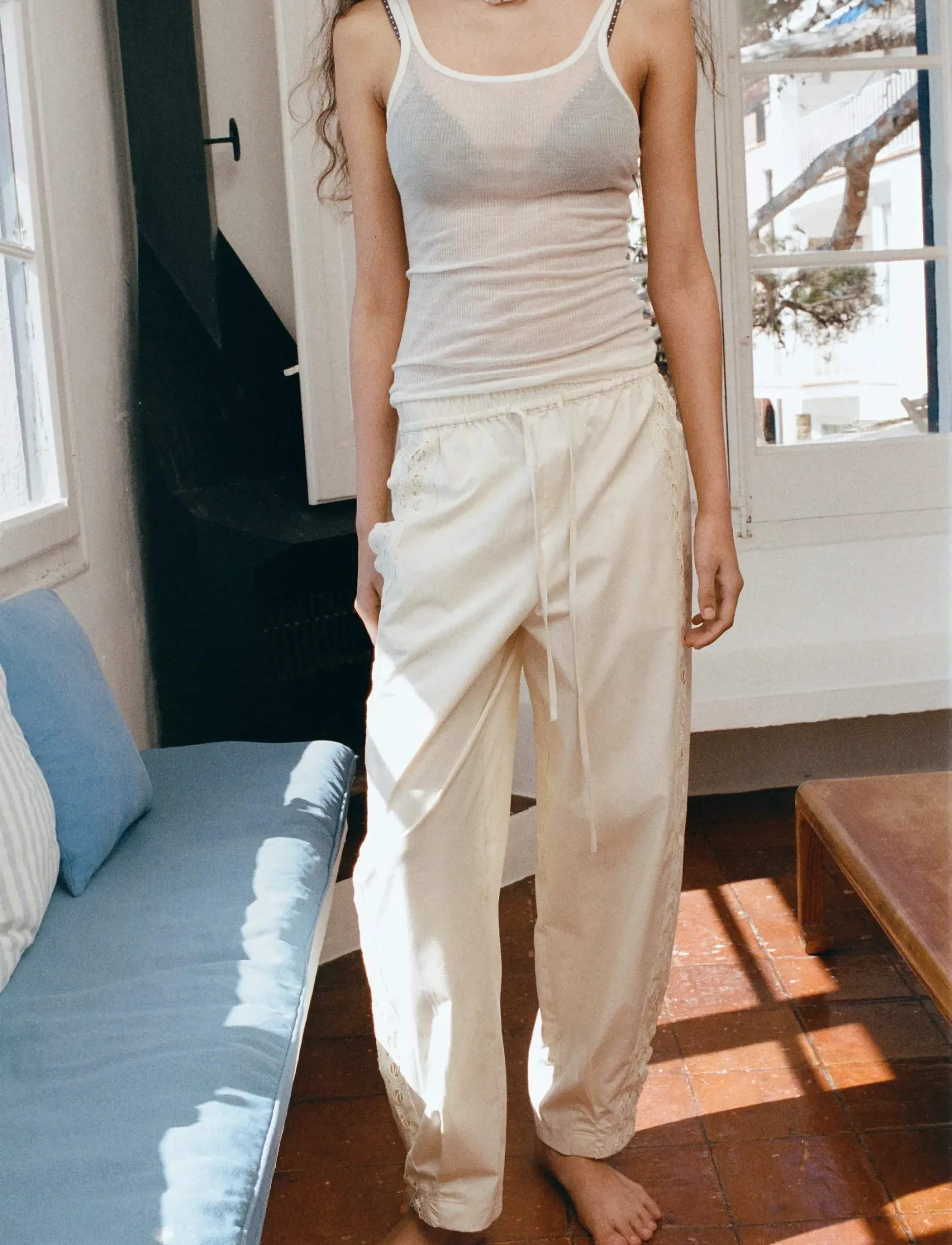 Mango 100% cotton trousers with embroidered stripe - Kläder - LIGHT BEIGE / beige