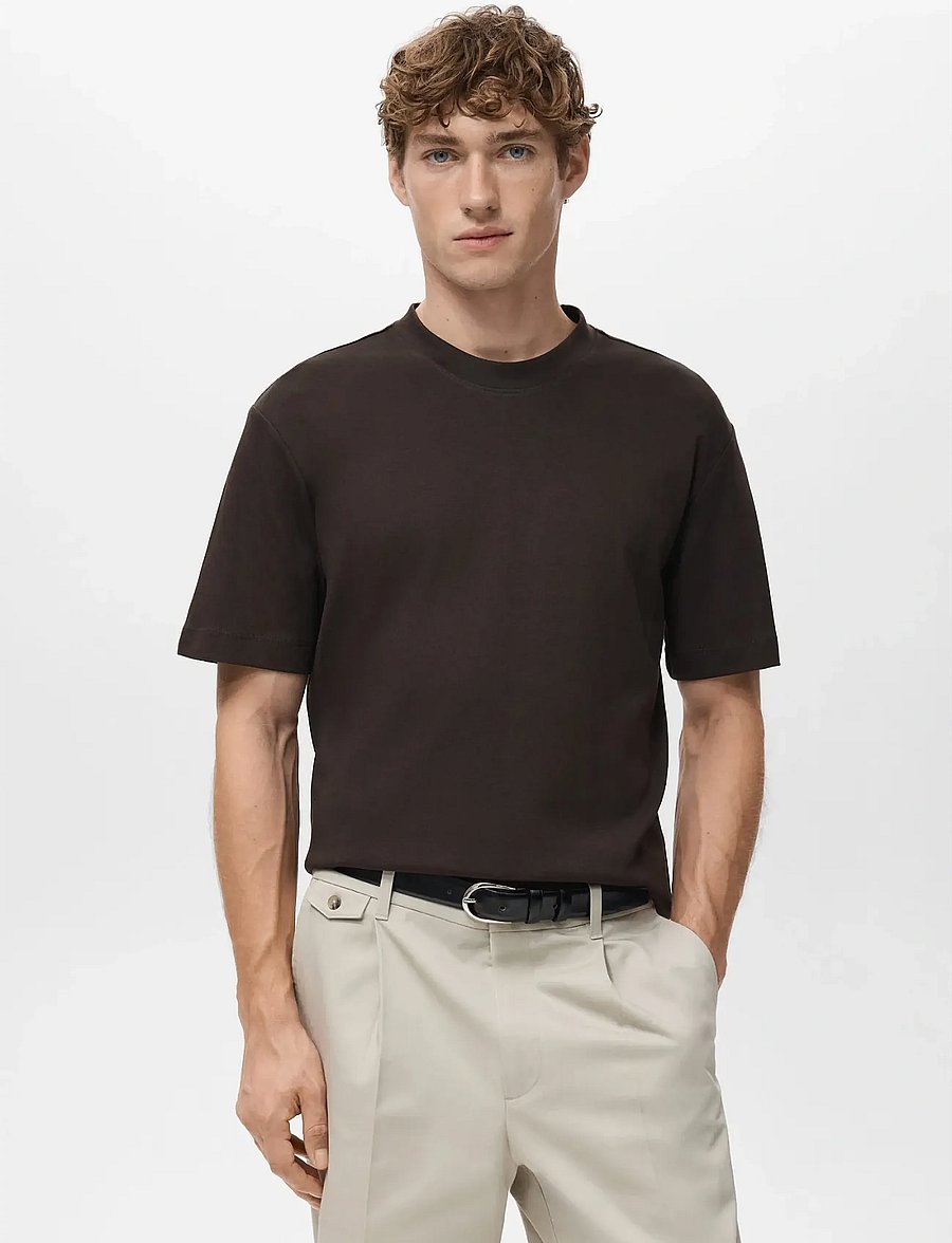 Mango - Medium weight regular fit T-shirt - kortærmede t-shirts - dark brown - 0