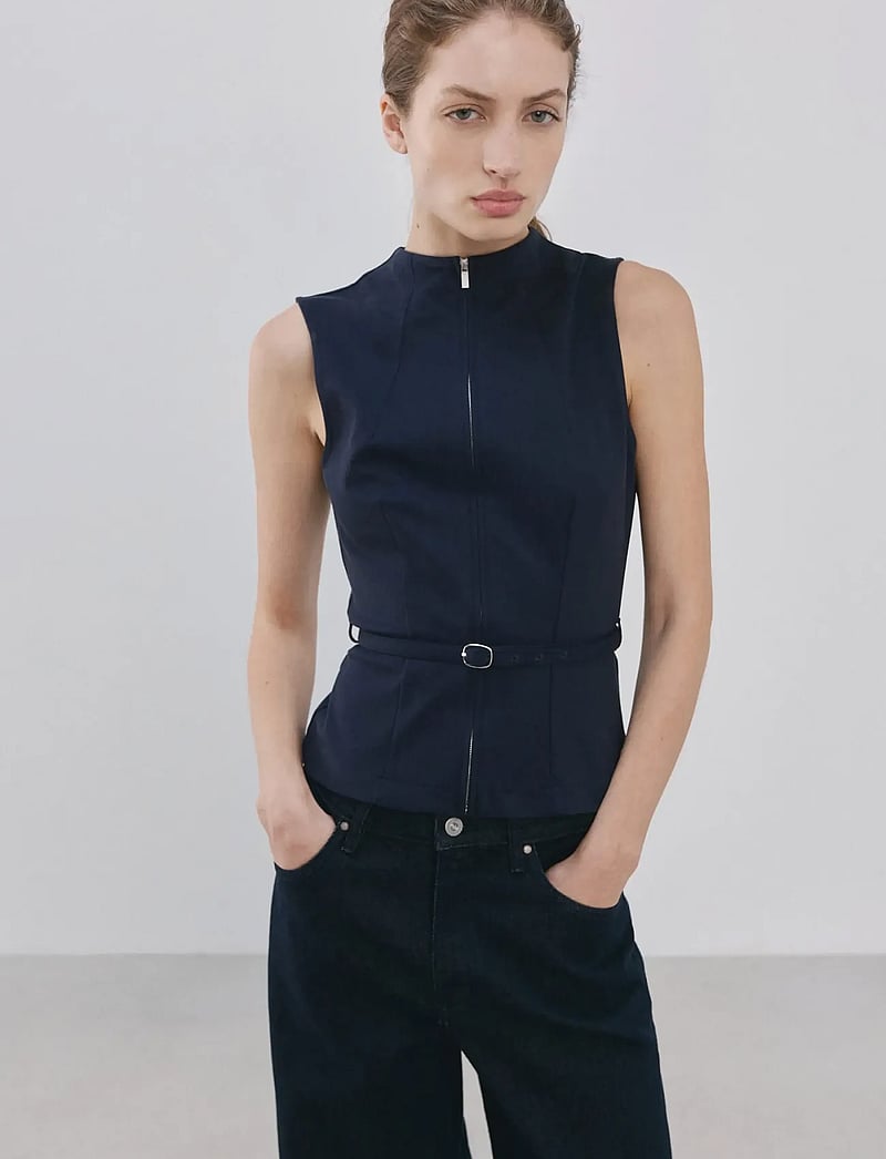 Mango - Zipper fitted waistcoat - Ærmeløse bluser - navy - 0