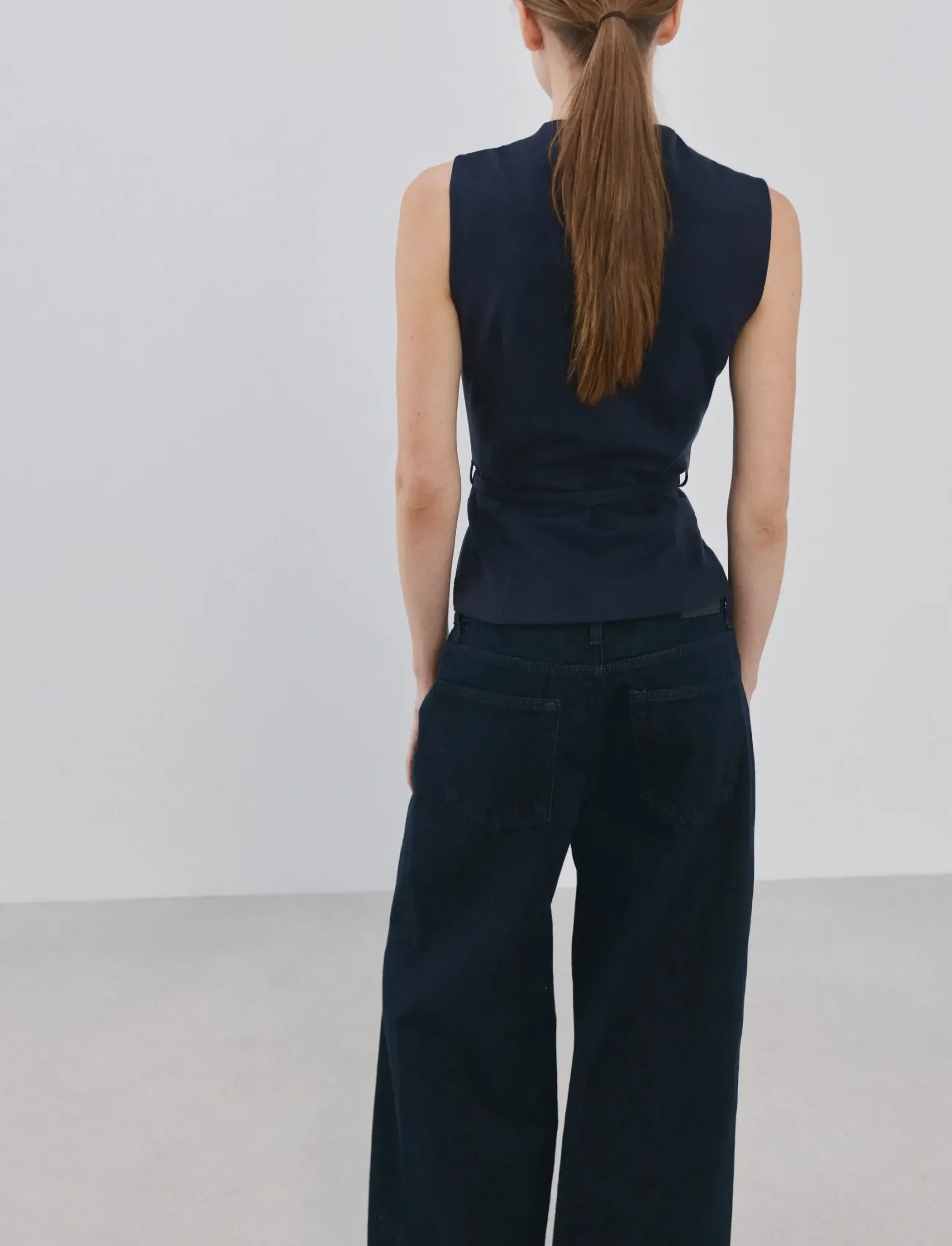 Mango - Zipper fitted waistcoat - Ärmlösa blusar - navy - 2