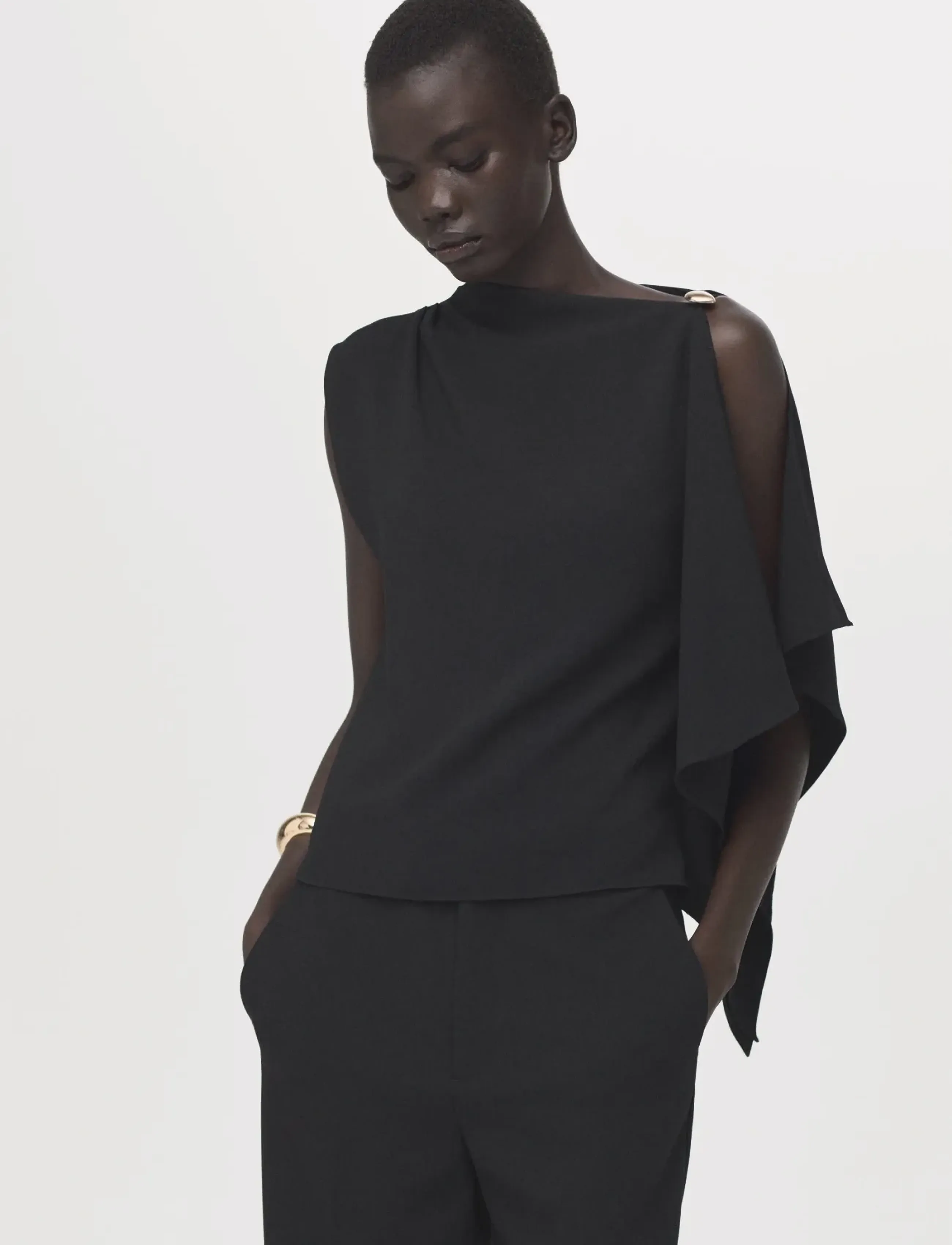 Mango Blouse With Asymmetrical Neckline, S, Blouses, Schwarz - Sleeveless, Frauen
