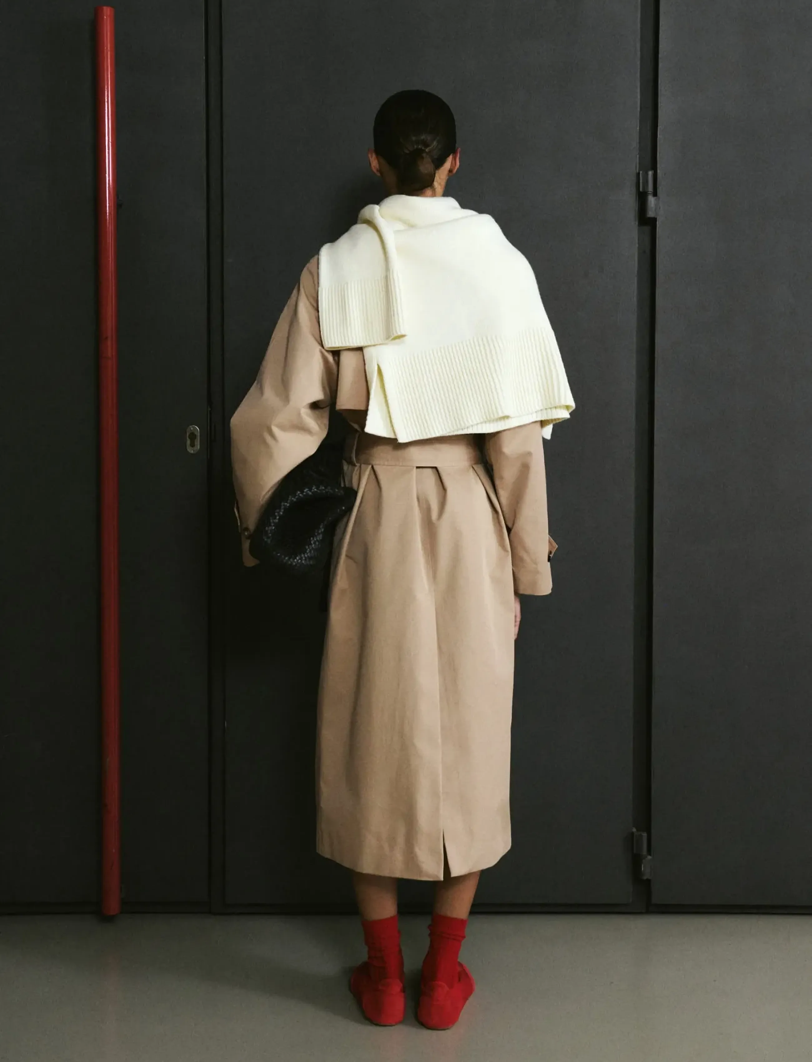 Mango - Long double-breasted trench coat - trenchcoats - light beige - 2