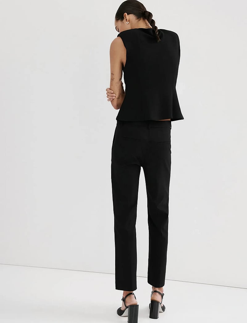 Mango - Peplum shoulder pad T-shirt - tanktops - black - 2