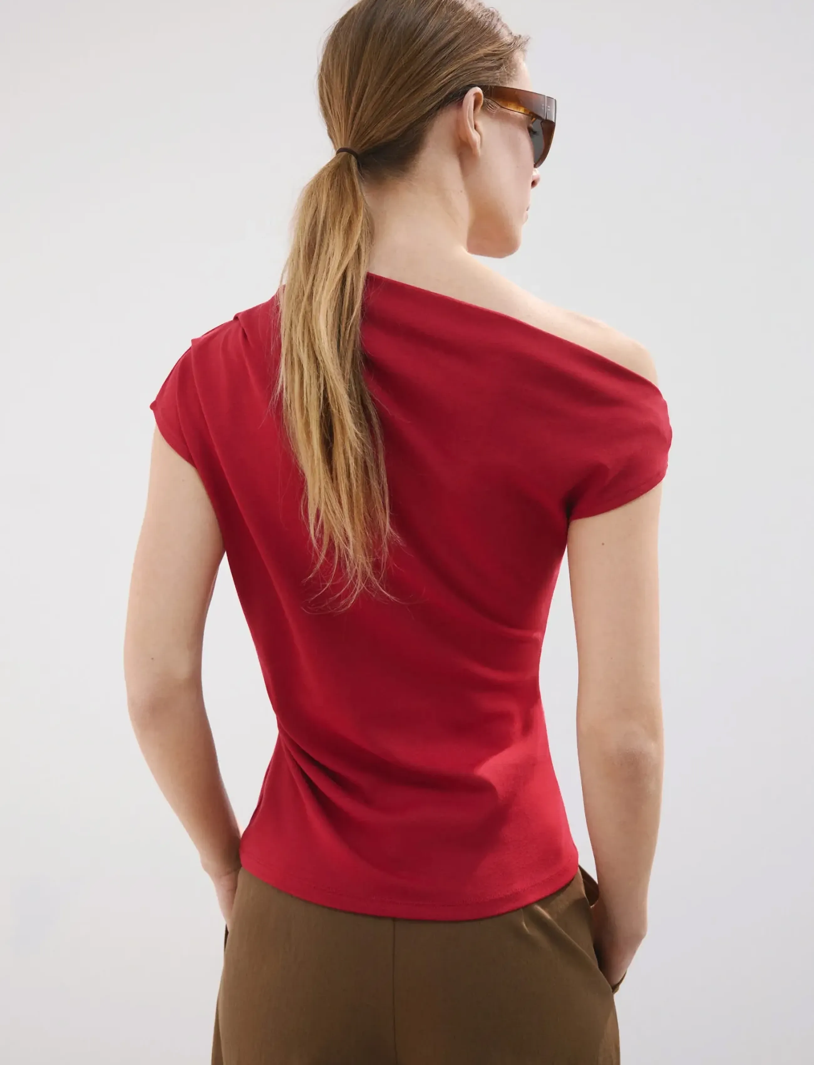 Mango - Asymmetric ruched top - t-shirts - red - 2