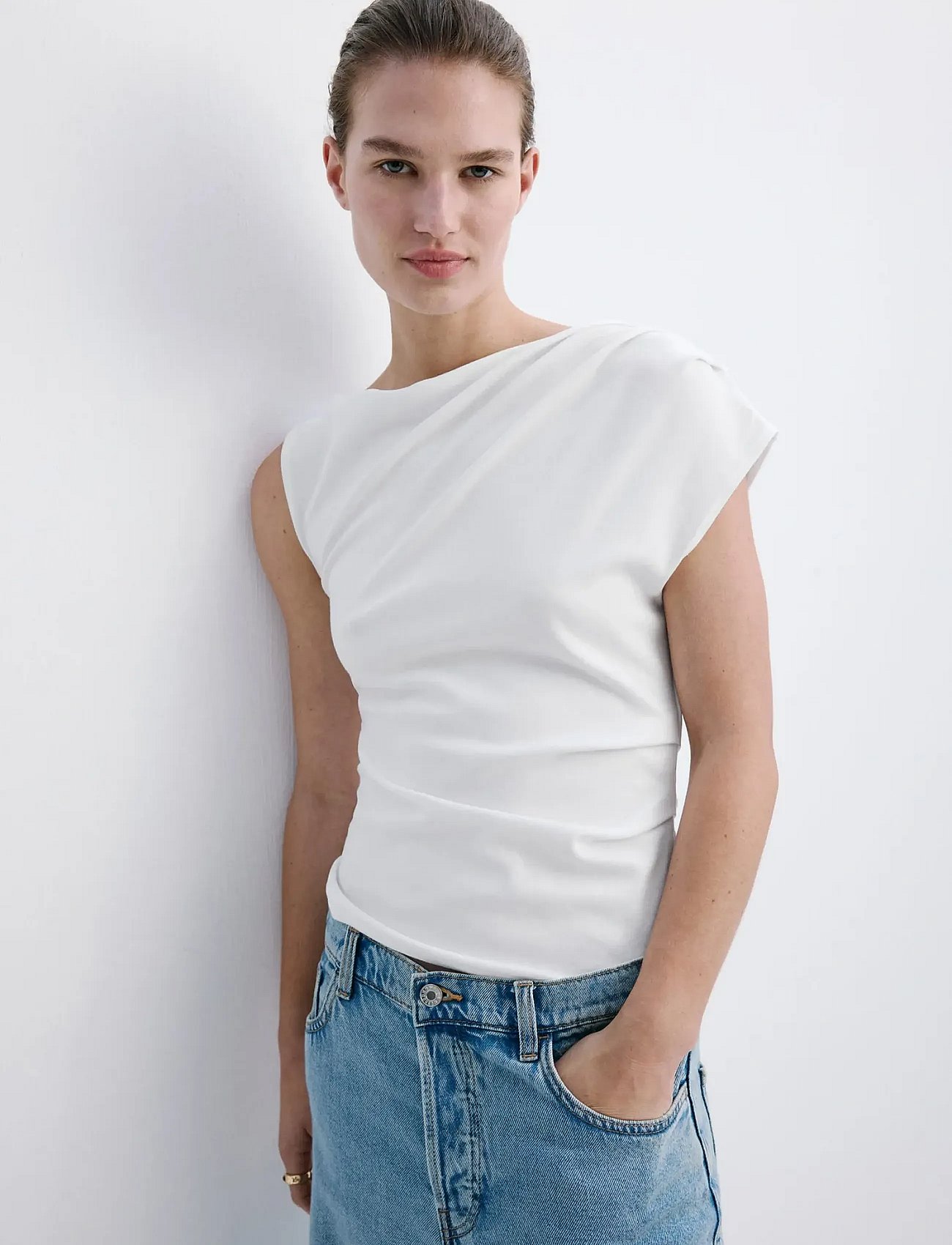 Asymmetric ruched top