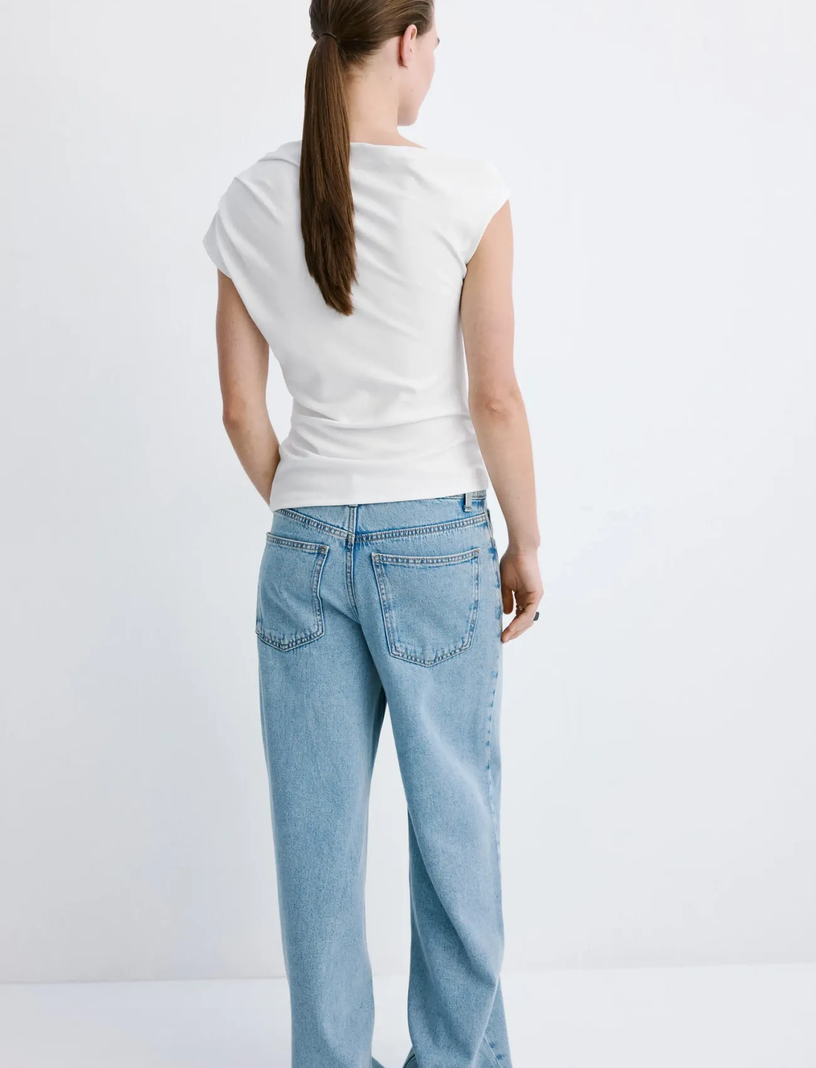 Mango - Asymmetric ruched top - laveste priser - white - 2