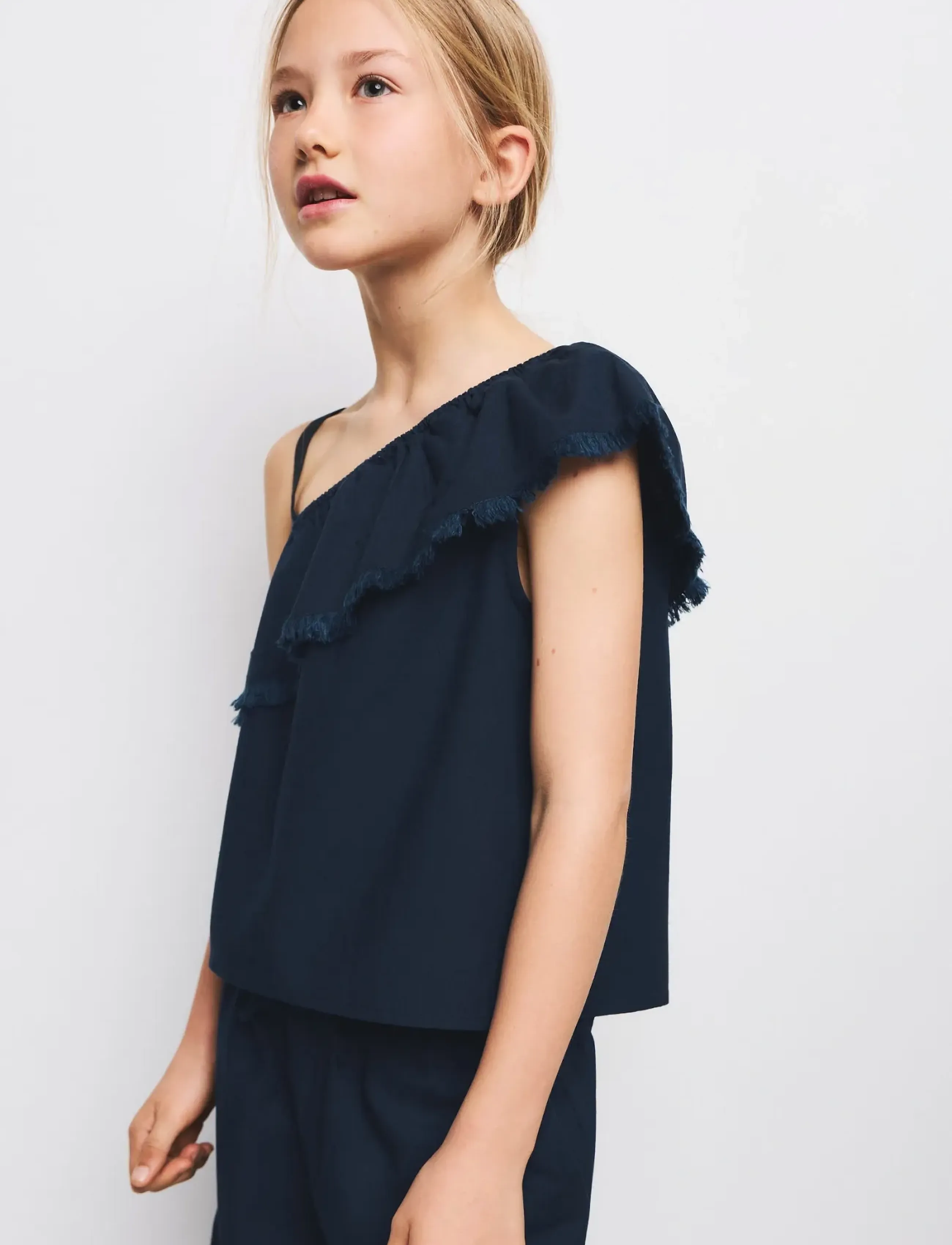 Mango Ruffle Asymmetric Blouse, 146, Navy, Overdele > Bluser & Tunikaer, Børn