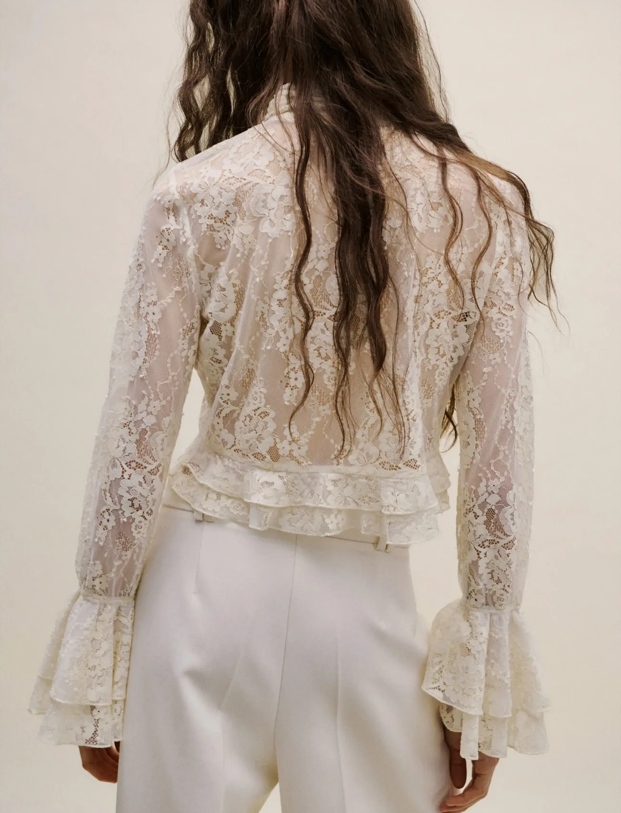 Mango - Ruffled embroidered blouse - pikkade varrukatega pluusid - light beige - 2