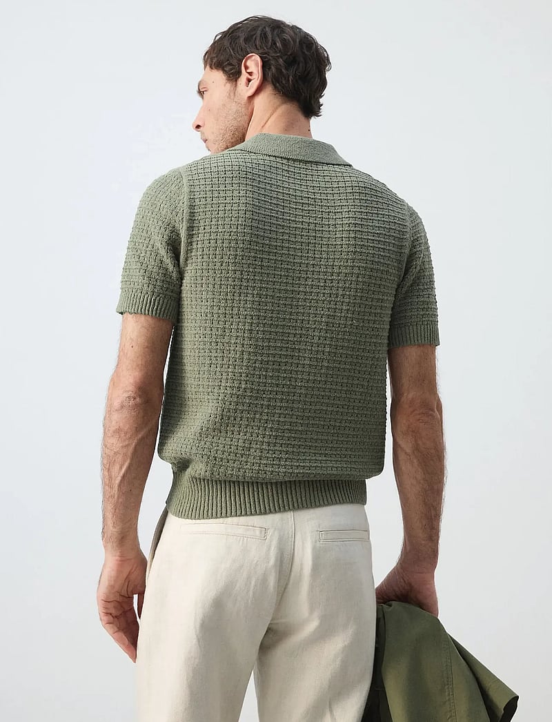 Mango - Waffle knit polo - kortærmede poloer - medium green - 2
