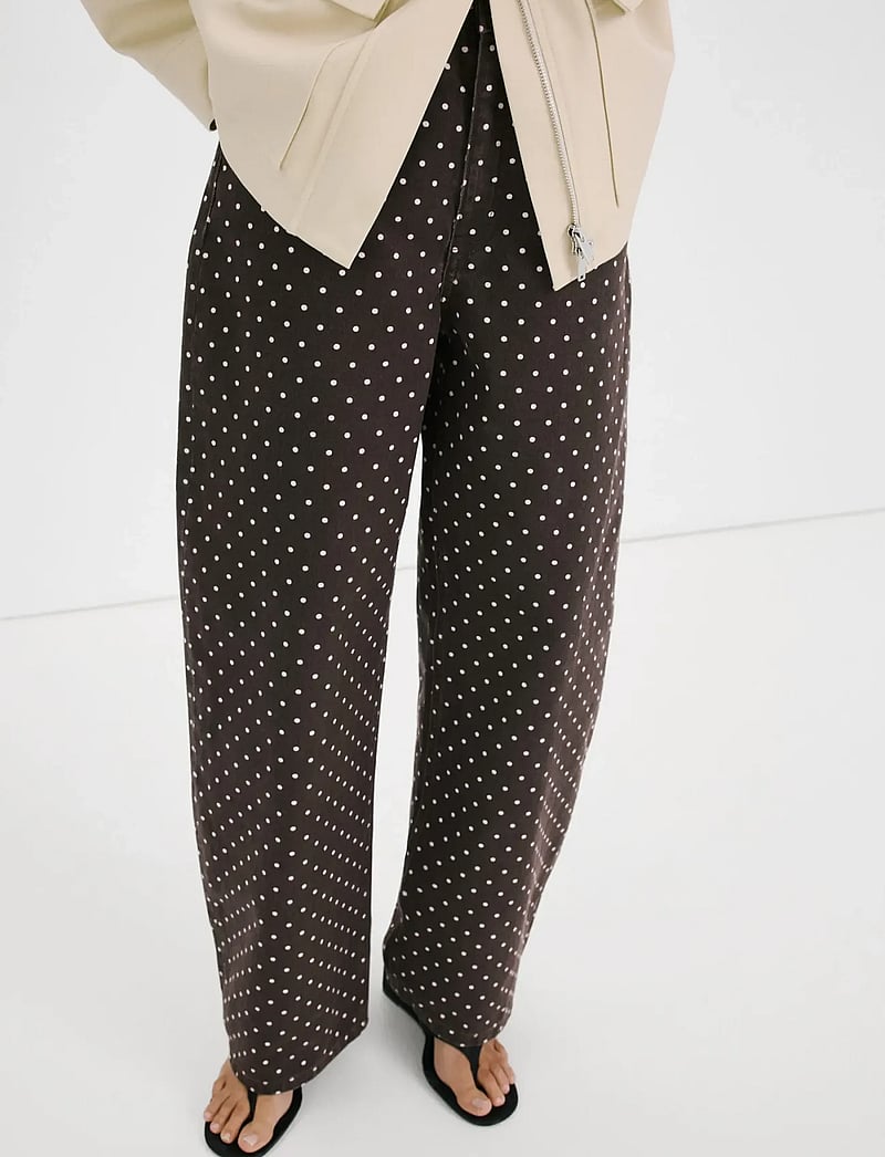 Mango - Polka dot balloon jeans - barrel jeans - dark brown - 0