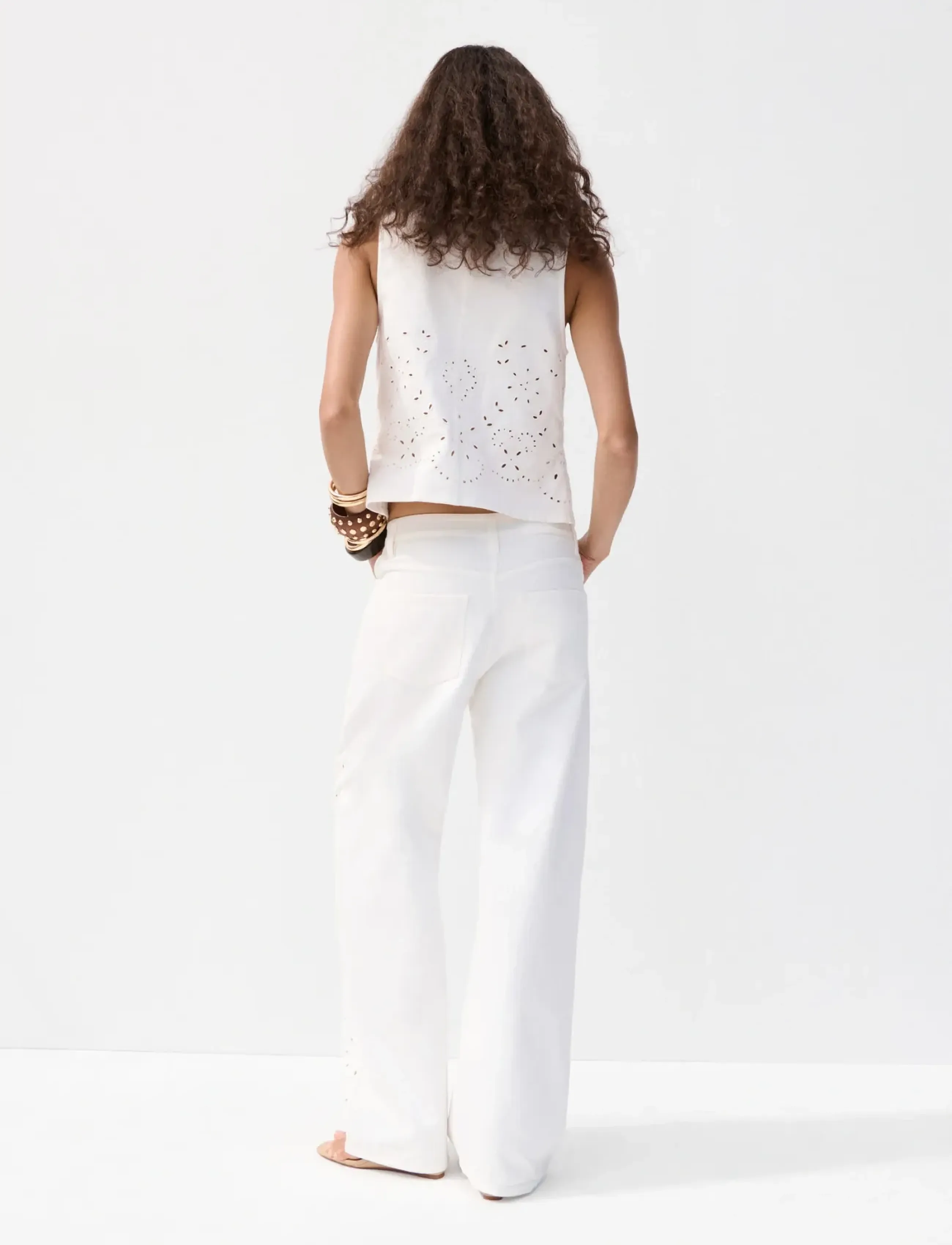 Embroidered Cut-Out Balloon Jeans 2