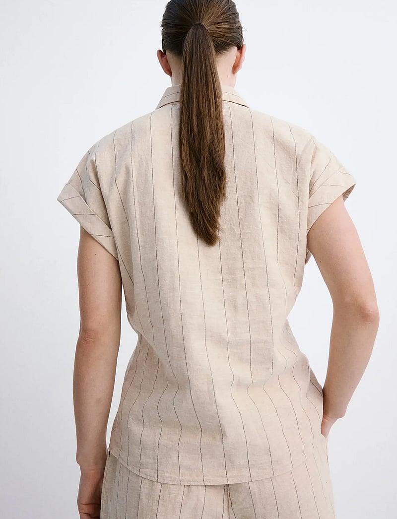 Mango - Linen pinstripe shirt - hørskjorter - brown - 2