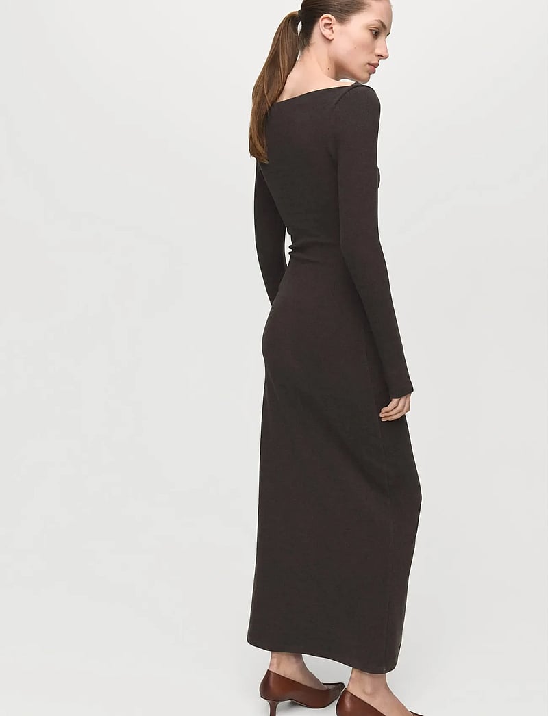 Mango - Fitted sweater dress - stramme kjoler - brown - 2