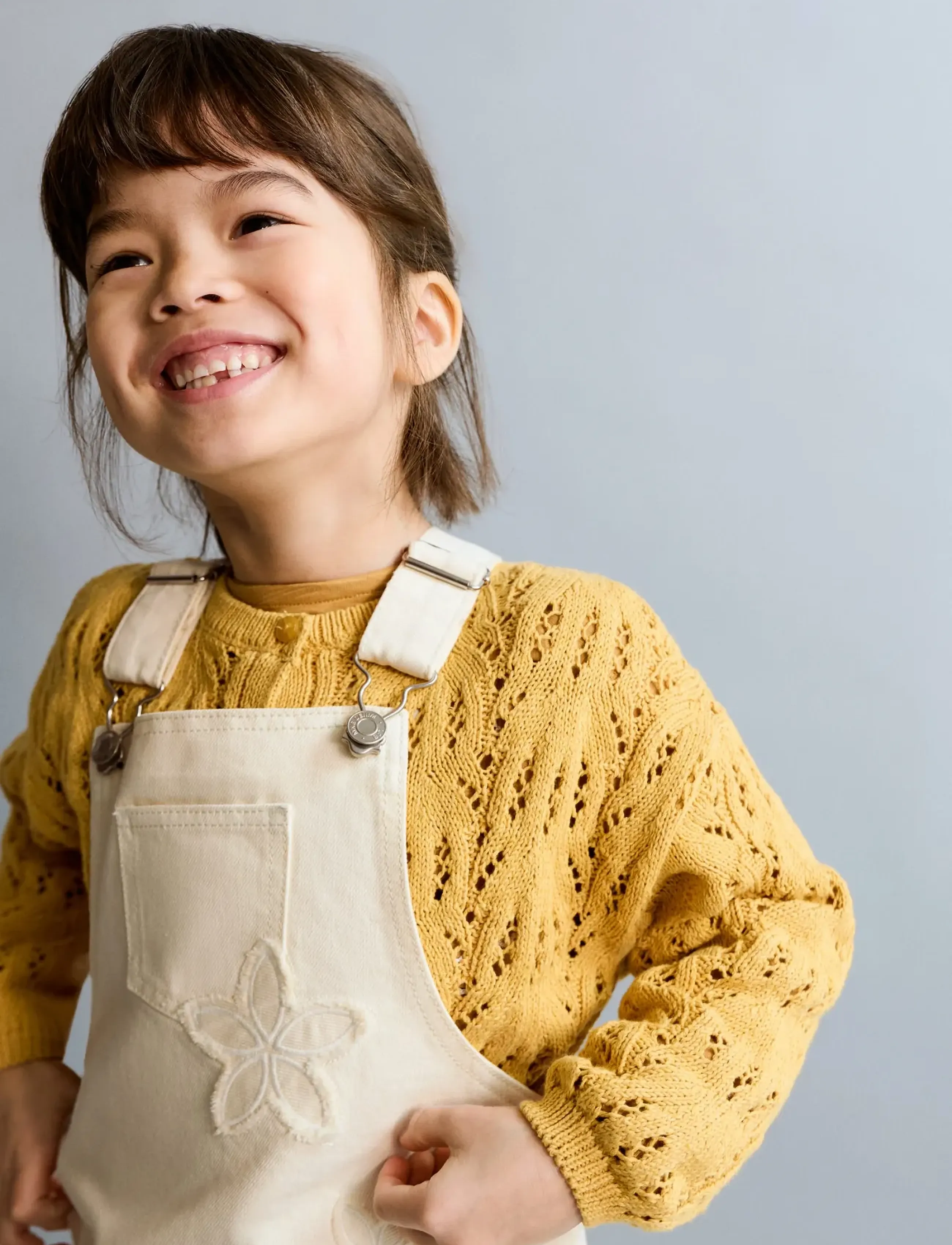 Mango Embroidered floral pinafore dress - Latzkleid - LIGHT BEIGE / cream