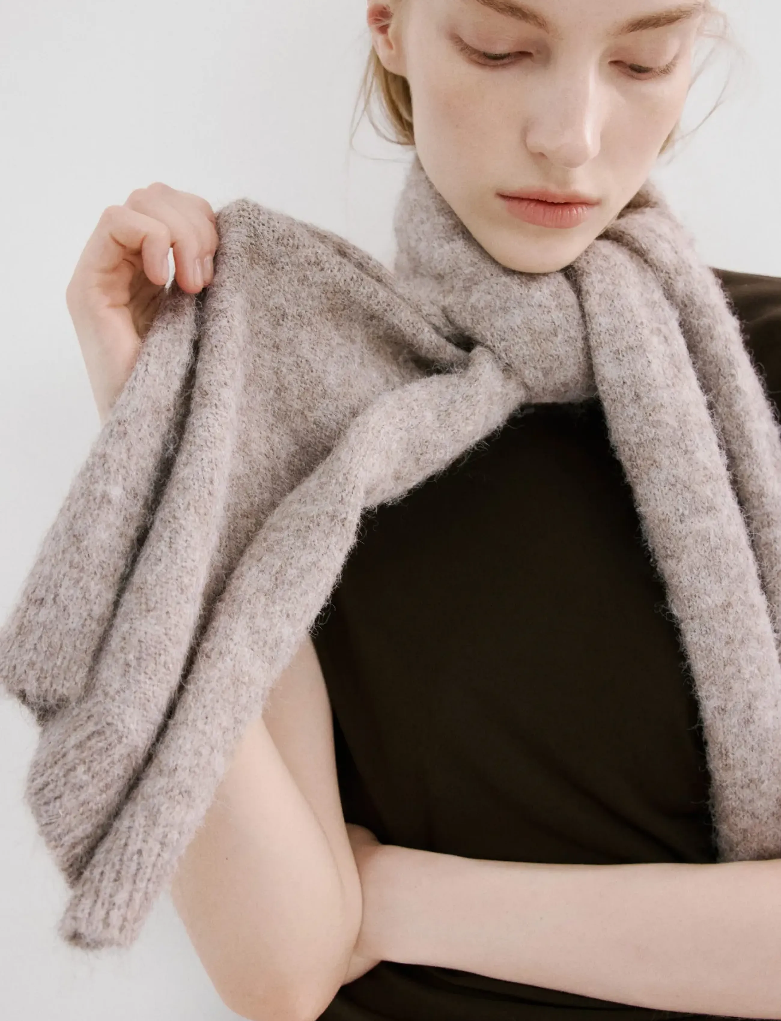 Mango Ruched bodice brooch dress - Kleider - BROWN / brown