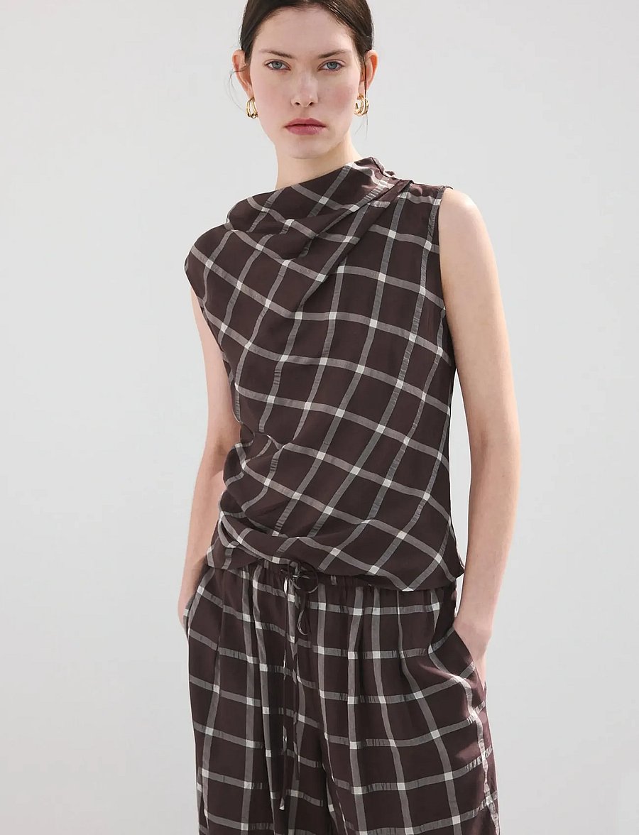 Mango - Fitted top with draped neckline - Ærmeløse bluser - dark red - 0