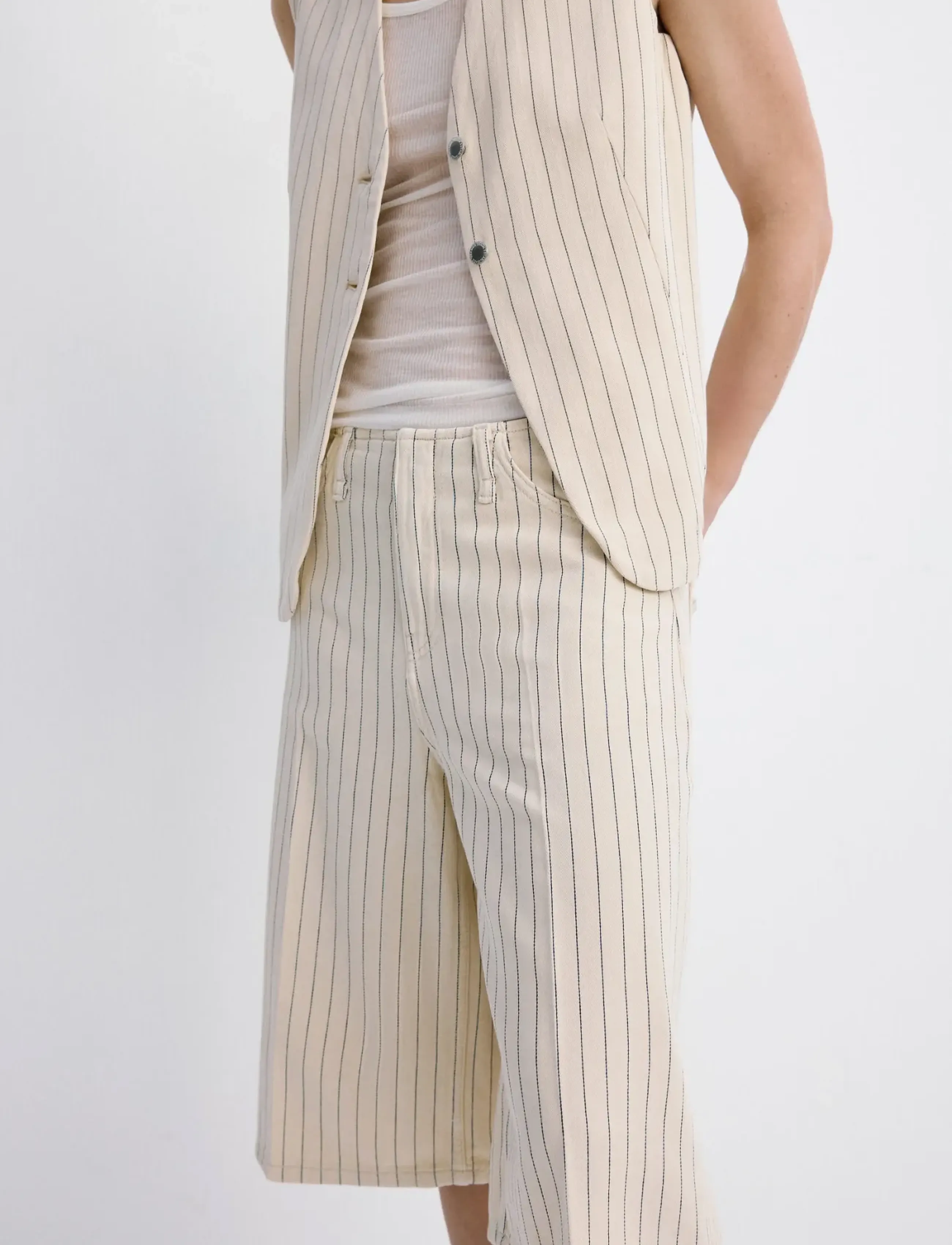 Mango Striped mid-rise Bermuda shorts - Shorts - YELLOW / cream